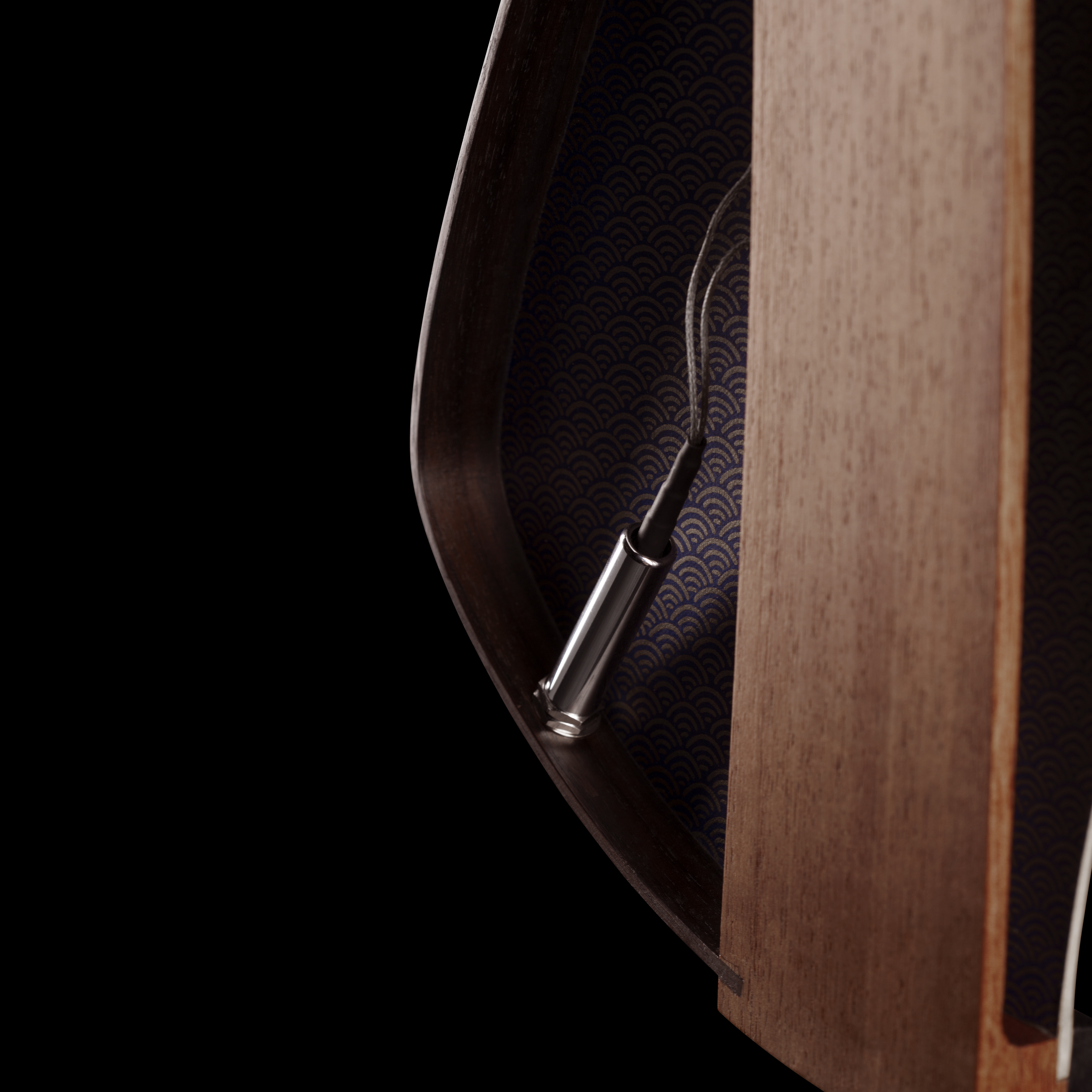 enTour 2026 Sankey Guitar Inside Jack LegRest.png