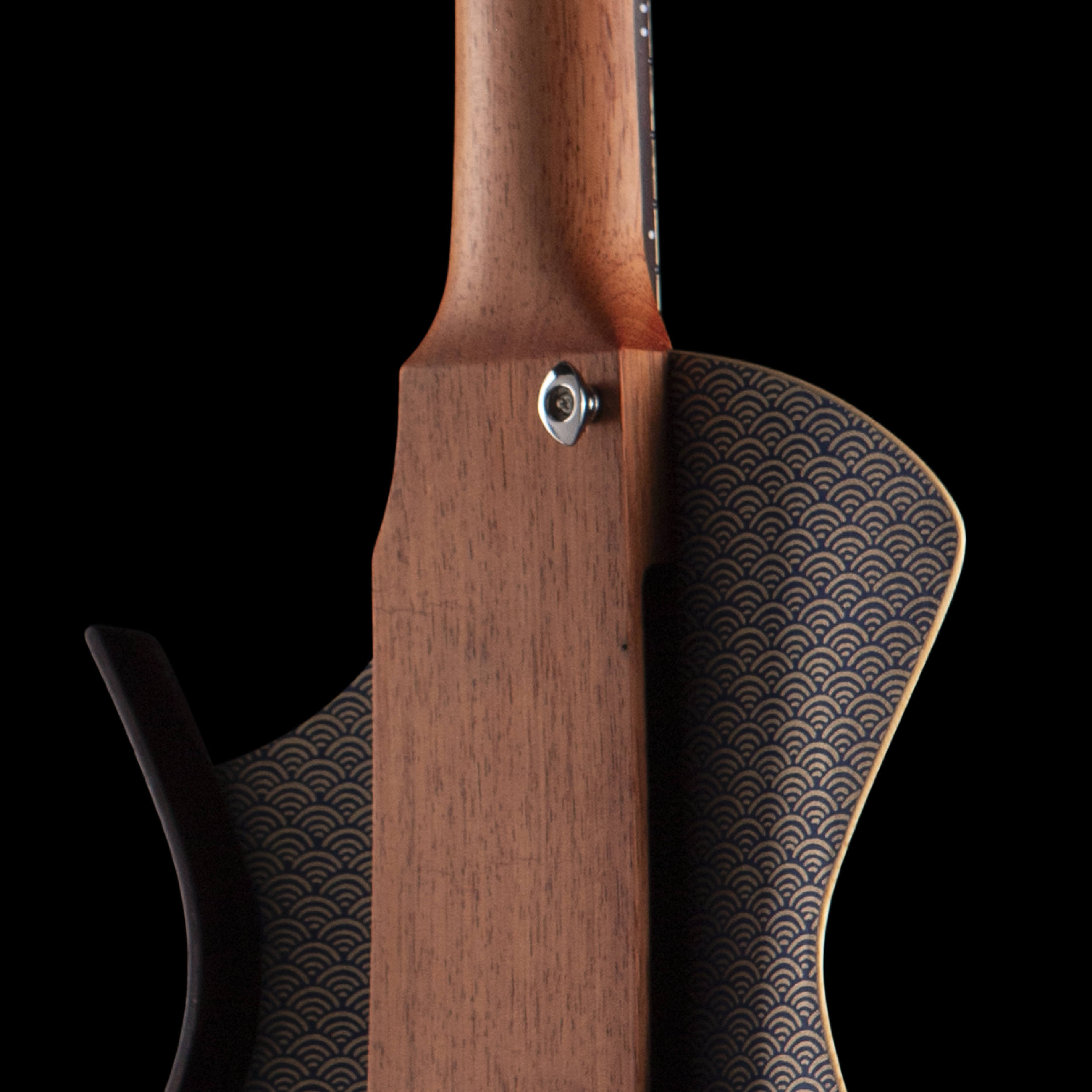 enTour 2026 Sankey Guitar Ultraviolight Back Strap Pin.png