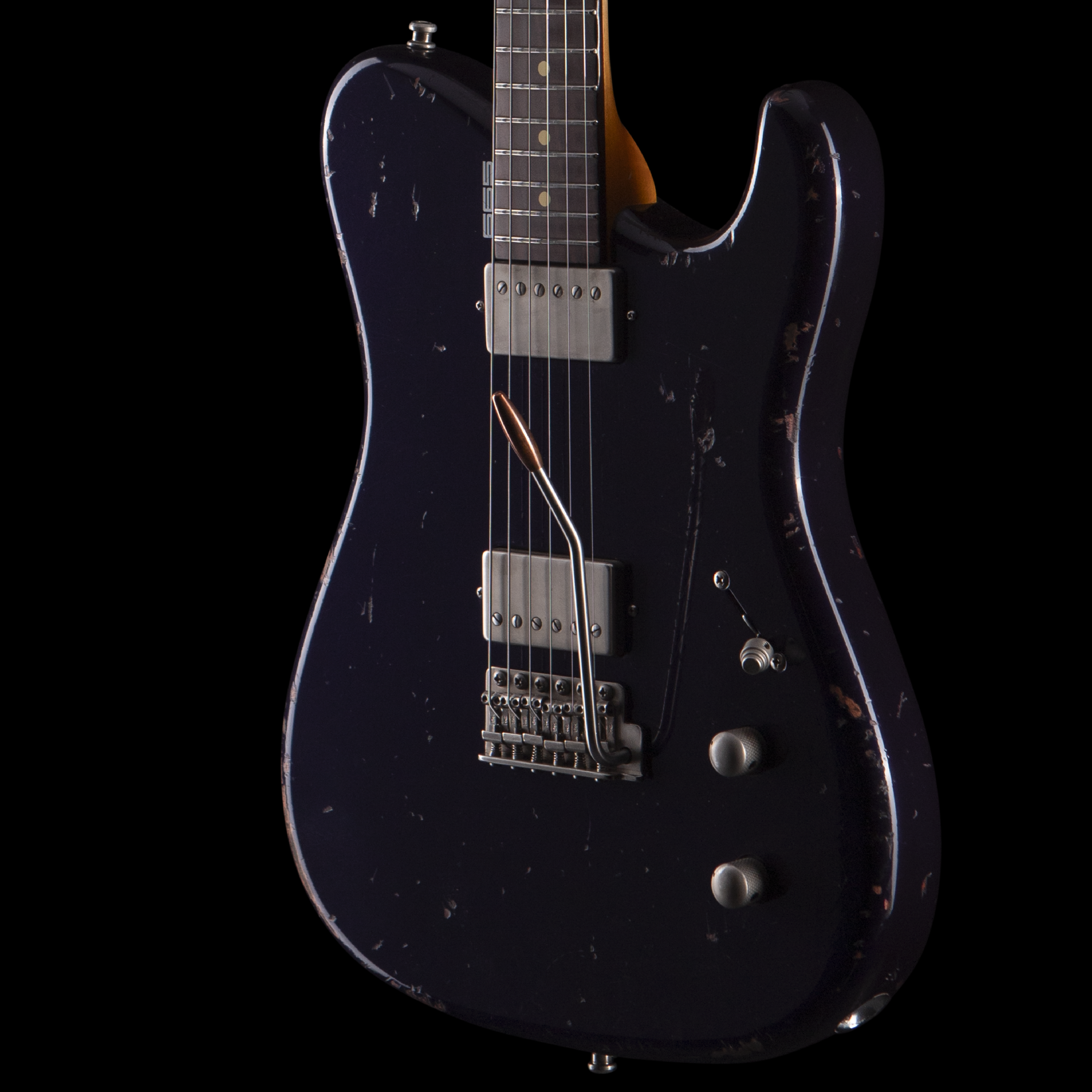 enTour 2026 Tausch Guitar RAW 665 Plum - Body Front.png