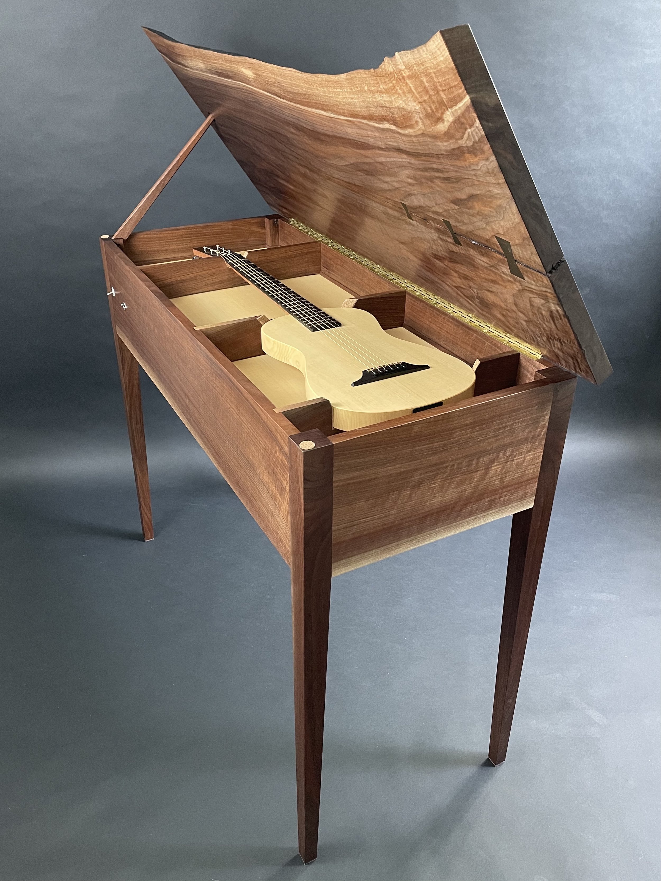 sankey_guitars_bibelot_art.jpeg