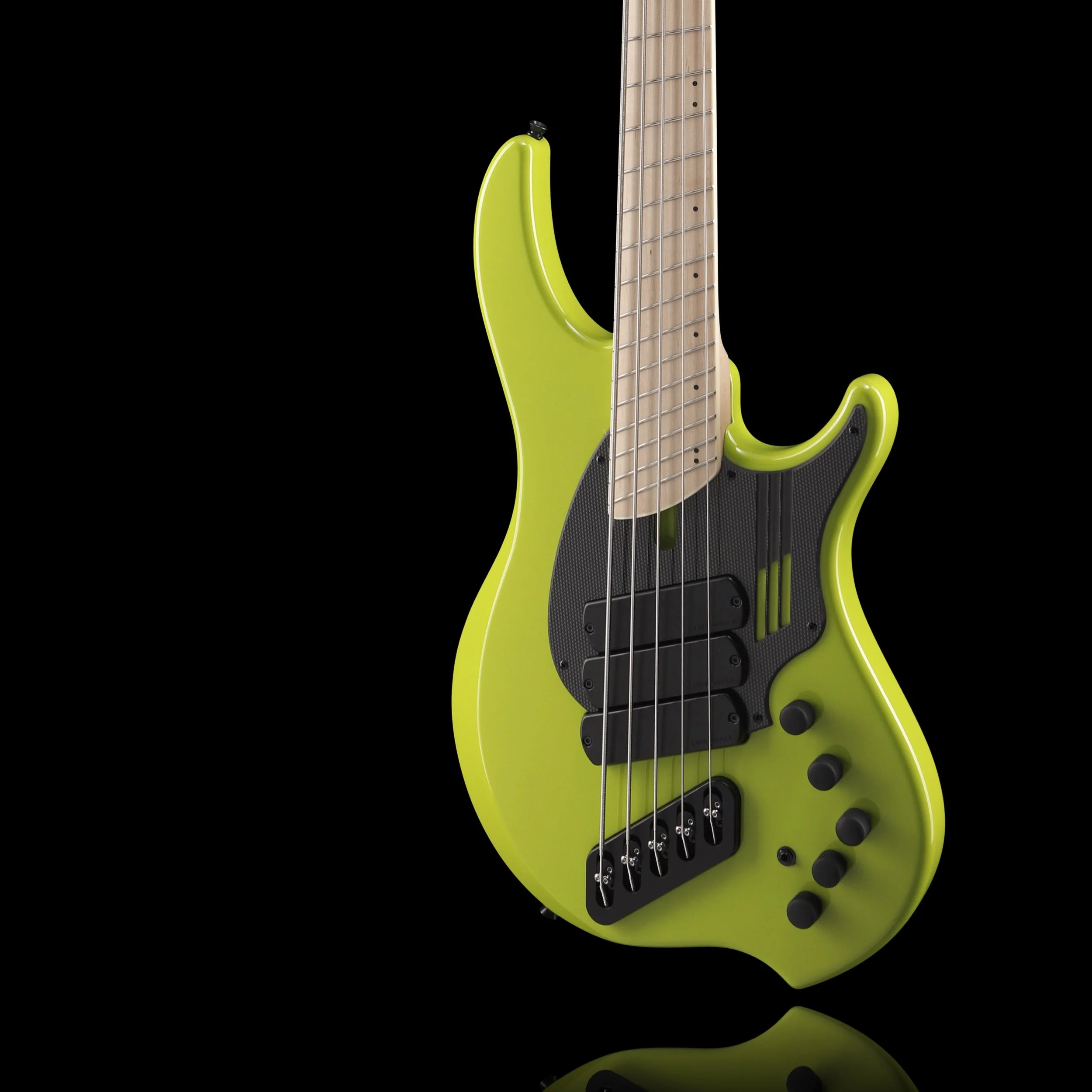 DIngwall-guitars-ng3-5-green-ferrari-front-glamour-bgs-entour-2025.jpg