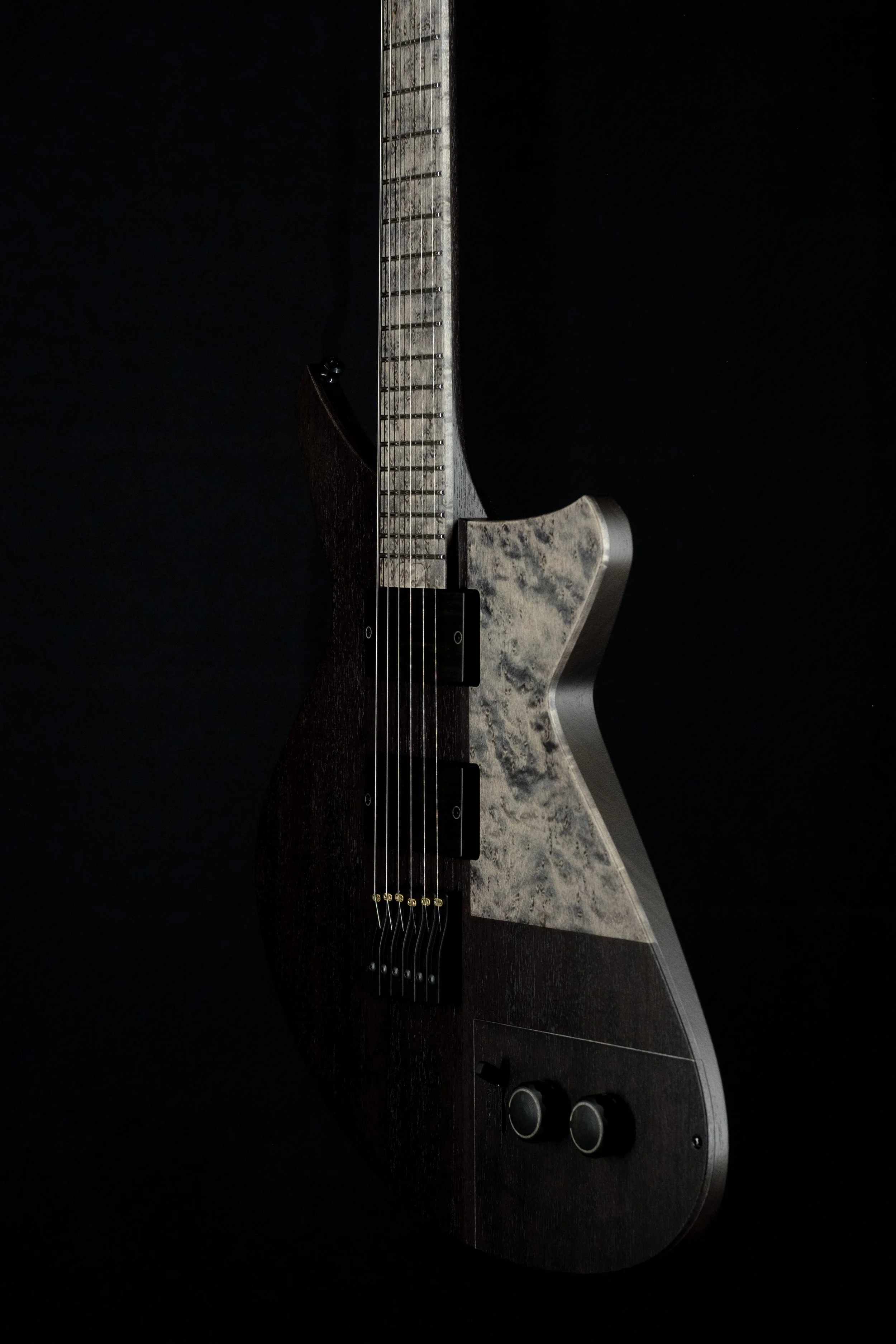 Padalka-guitar-supreme-6-black-white-front.jpg