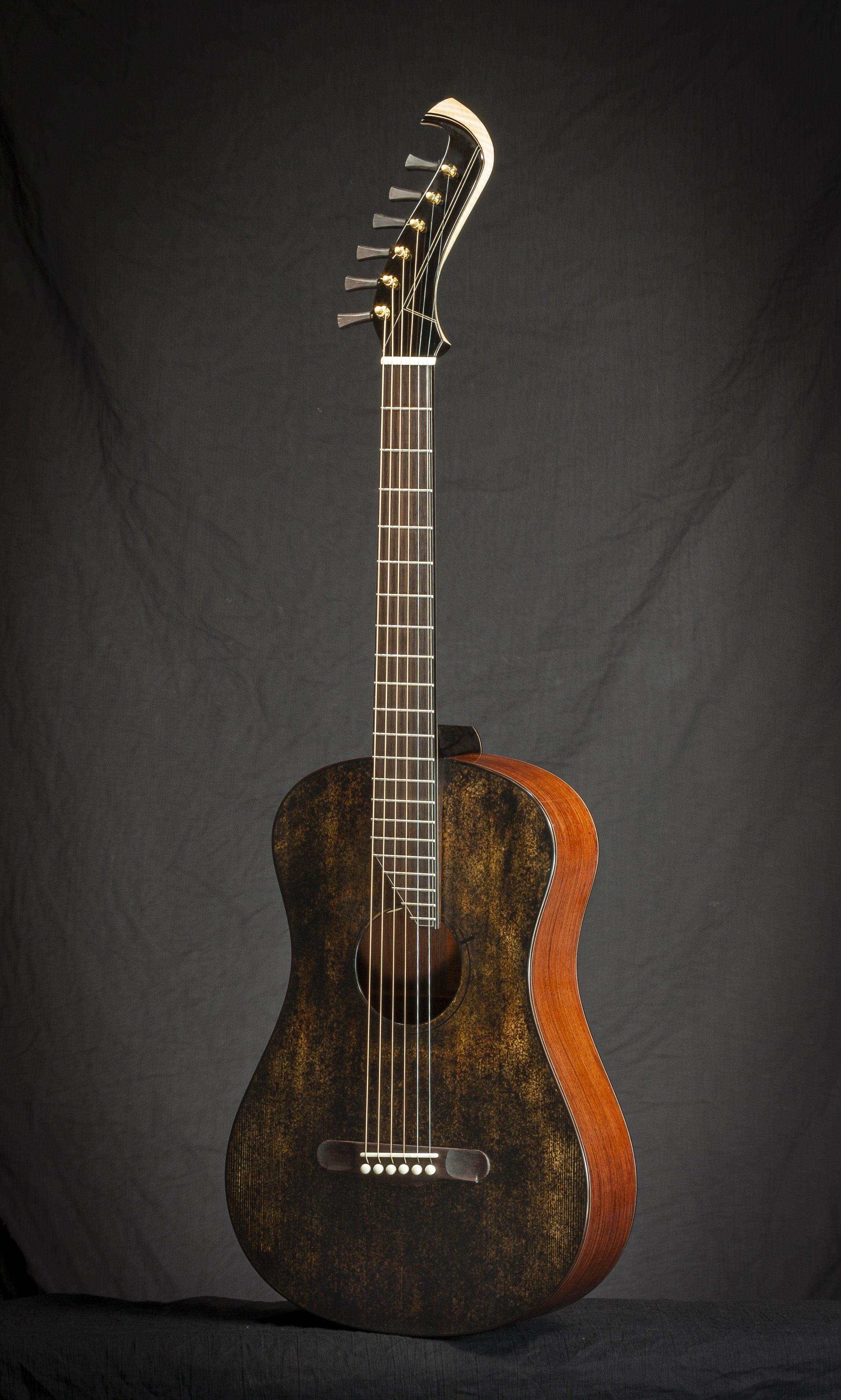 Matsuda Guitar Parlor No 85.jpg