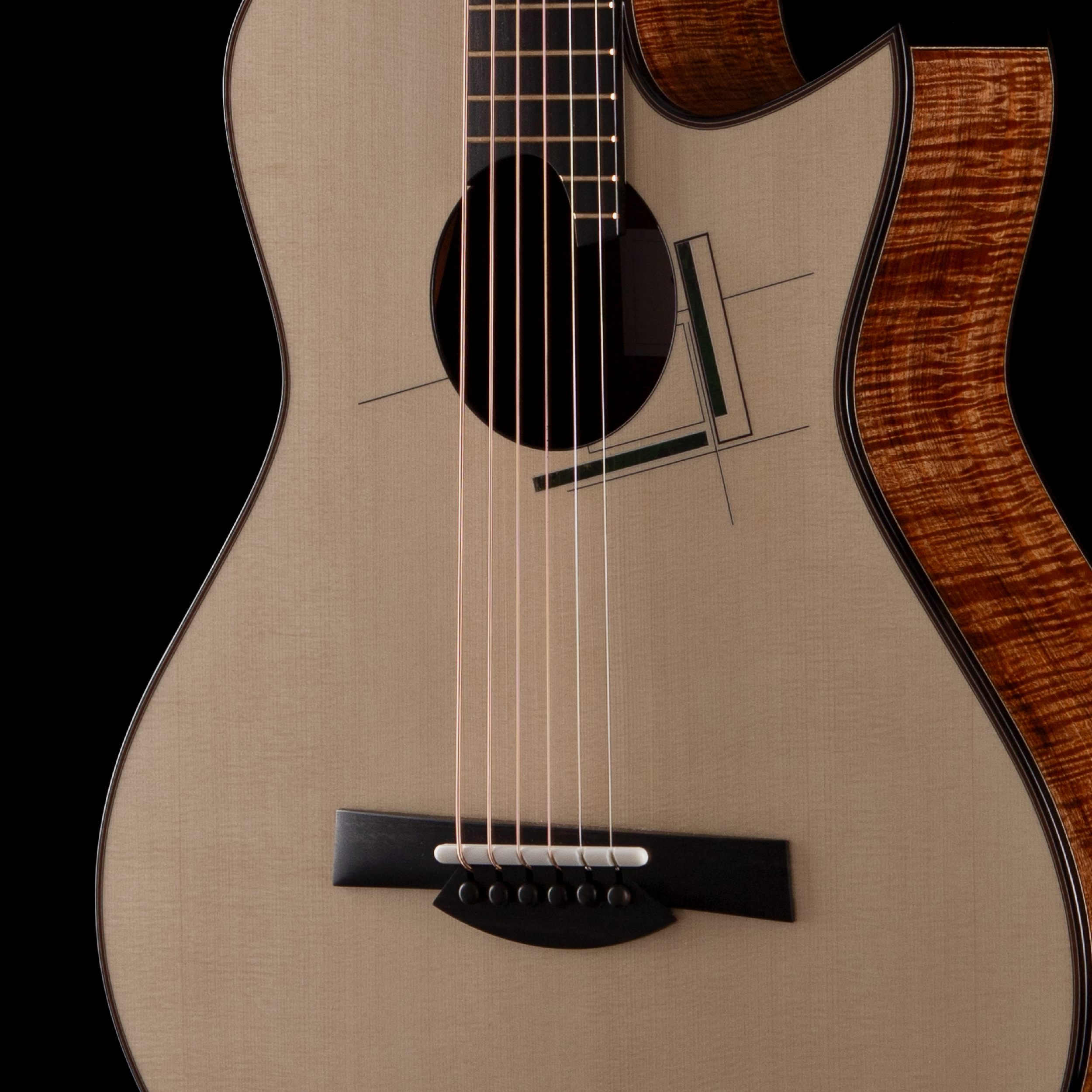 enTour 2026 Spohn Guitars OM-C 12-fret - Detail Front.png