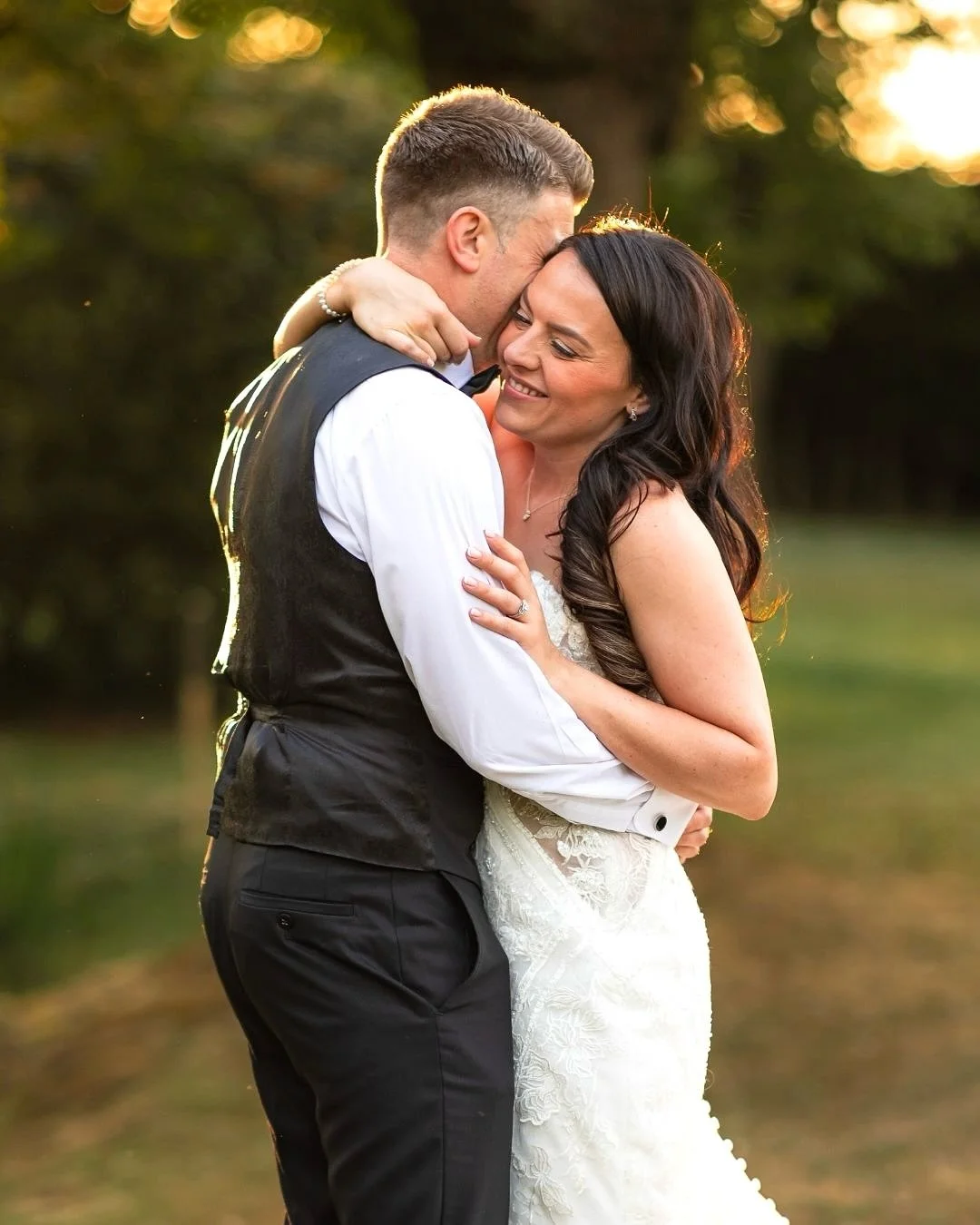 A little golden hour magic with Jodie &amp; Ben🧡@colshaw_hall_cheshire 

I loved photographing this day. So full of joy, love, and those tine in-between moments that make a wedding feel like you. @jodzpr , @benprice92 

If you&rsquo;re planning 2026