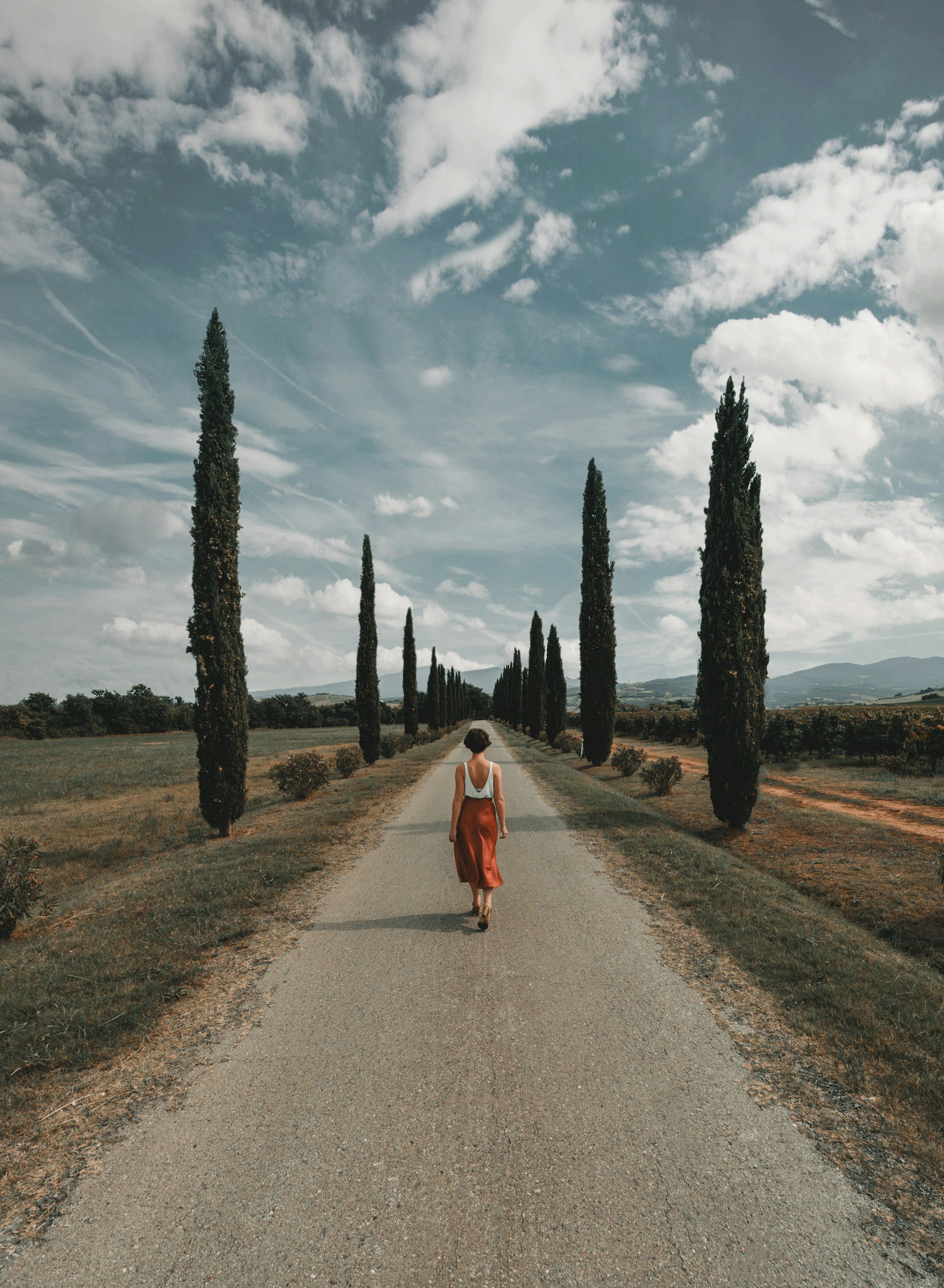 walking a path around in Italy
