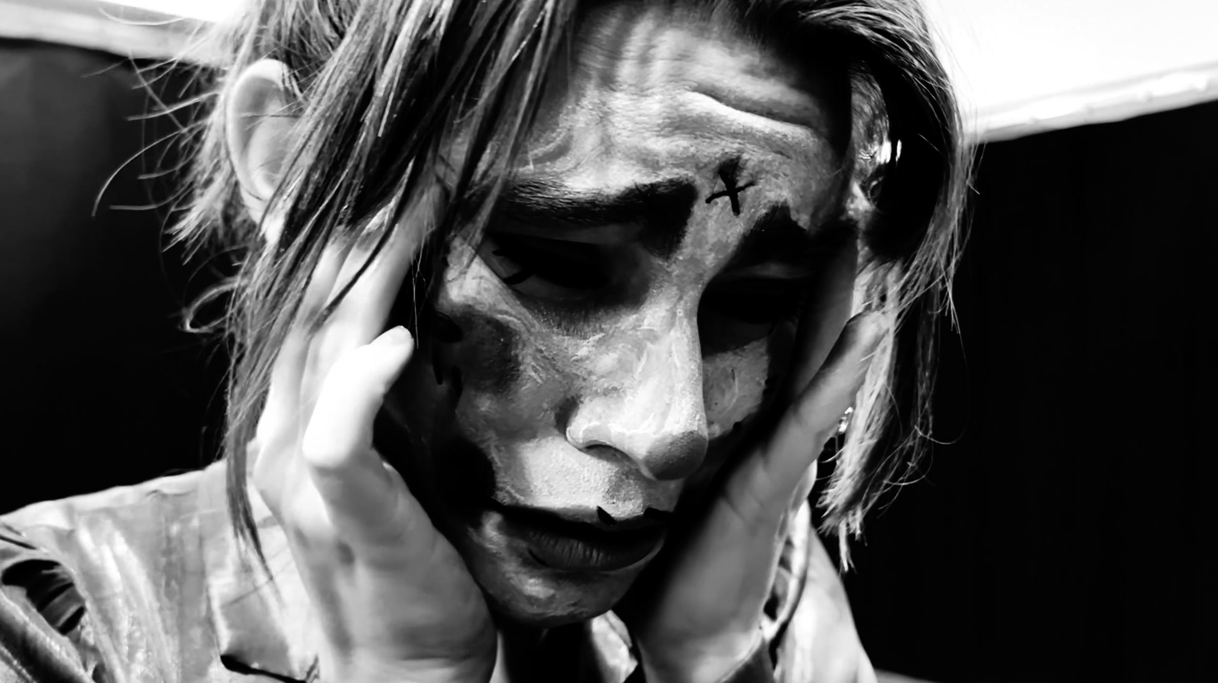 A black and white video, combining the themes of Clown & Emptiness...these two states of being go together quite well (Click on me!)