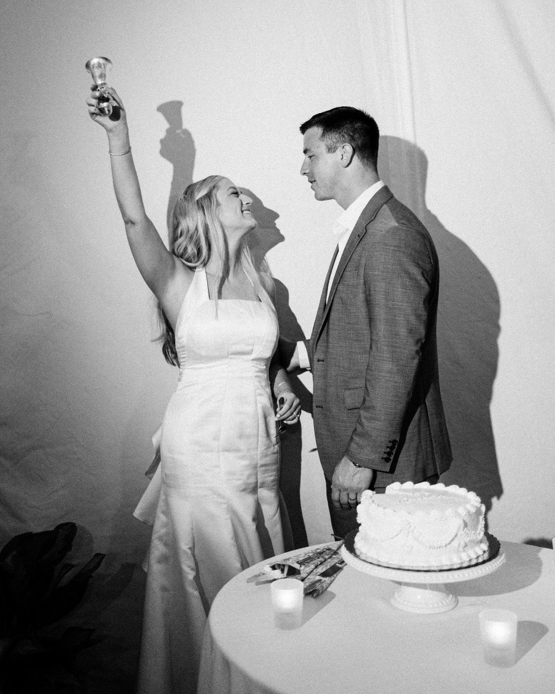 Raise a glass, cut the cake&mdash;because this moment deserves it.

📸: @melissastimpson

#woodenpinbakingco #thebohlin #weddingcake