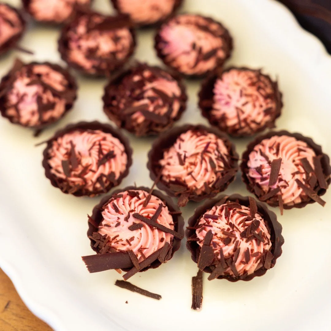 A little sugar, a lot of love. 💕 The sweetest details from this year&rsquo;s @bohlinnewport Grand Tasting, beautifully set against the Newport waterfront.

📸: sarahpetrarca_ 

#woodenpinbakingco #thebohlin