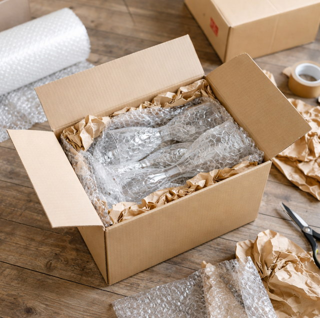 How to Move Fragile Items Without Damage: 9 Packing Steps