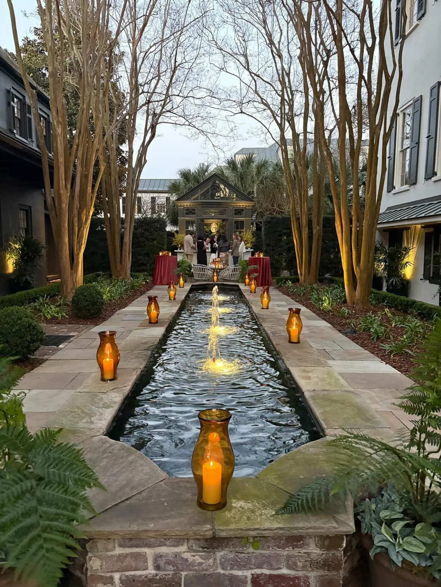 Amber at cocktail hour in Charleston 💛 Thanks for the snap, @katyevansdesign!⁠
⁠
#chsxdesign #amber