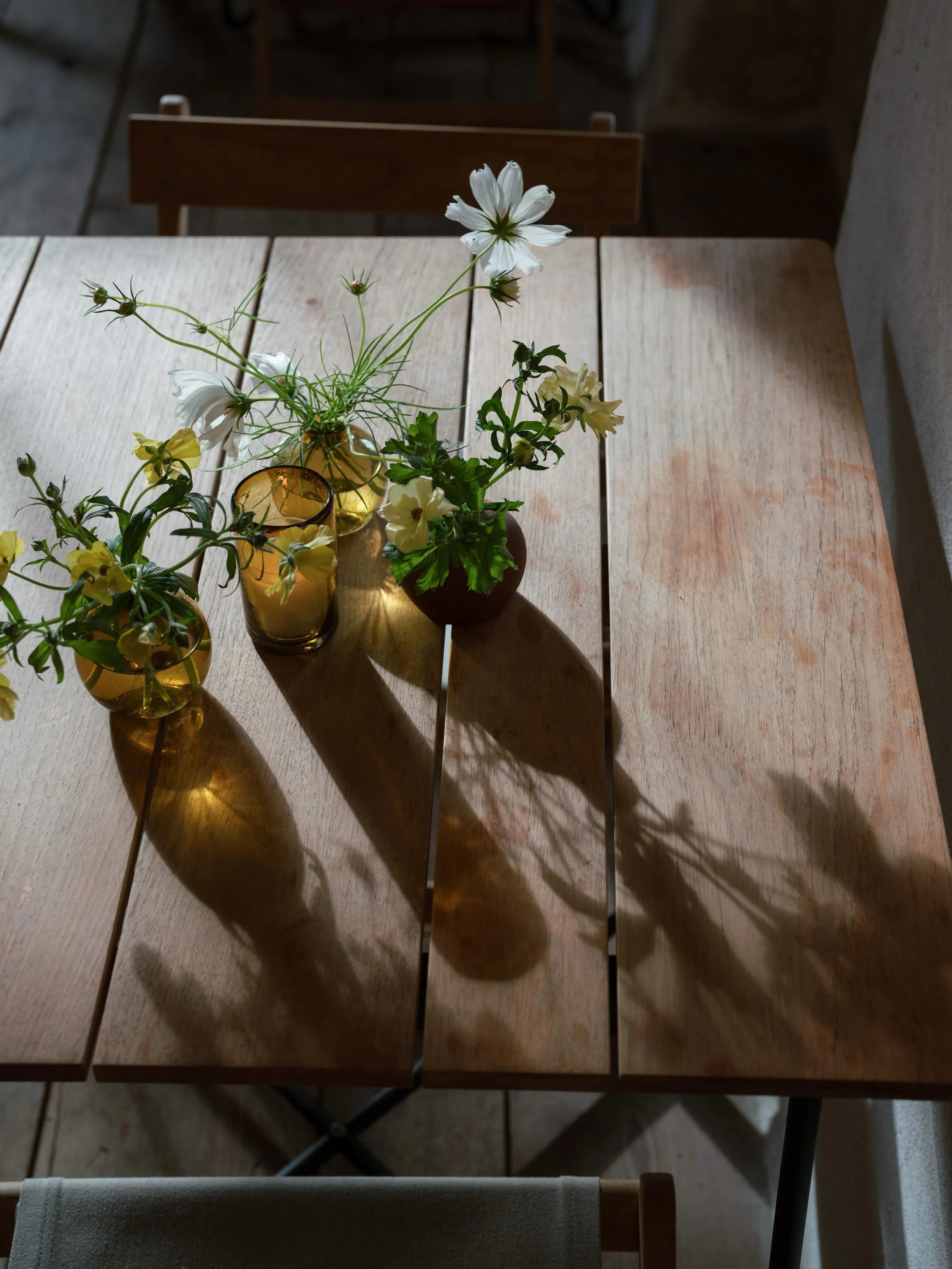This season&rsquo;s standouts: Amber and Olive 💛💚⁠
⁠
Featured recently at @augustacole&rsquo;s Hill Country welcome party.⁠
⁠
Thank you, @corbingurkin, for this image.⁠

#eands #hartfloral