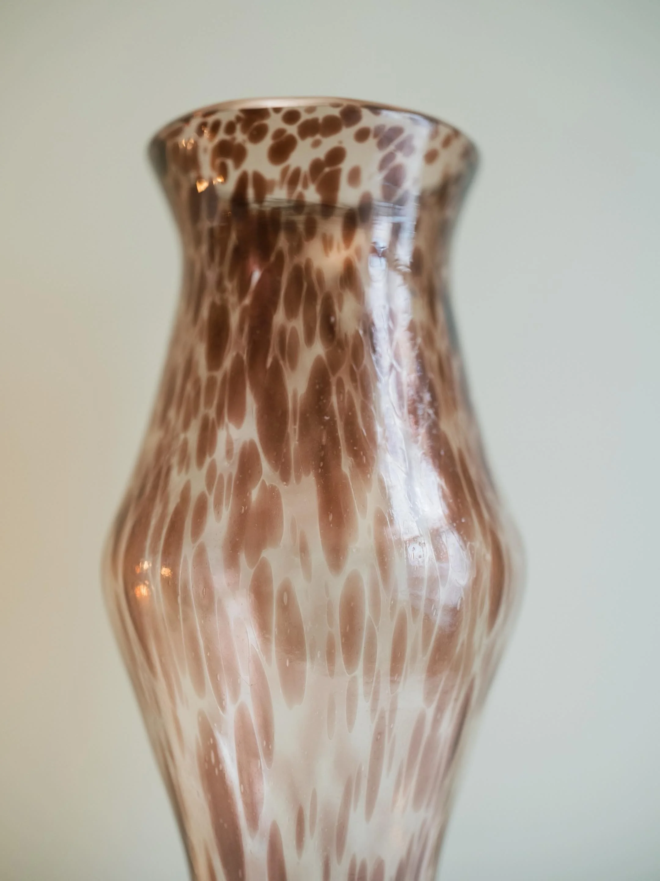 Our clients continue to be drawn to our Amethyst Marble finish.⁠
⁠
We&rsquo;ve been working to bring this favorite to new designs and silhouettes. Visit our stories to discover the latest pieces available in Amethyst Marble.

#eands