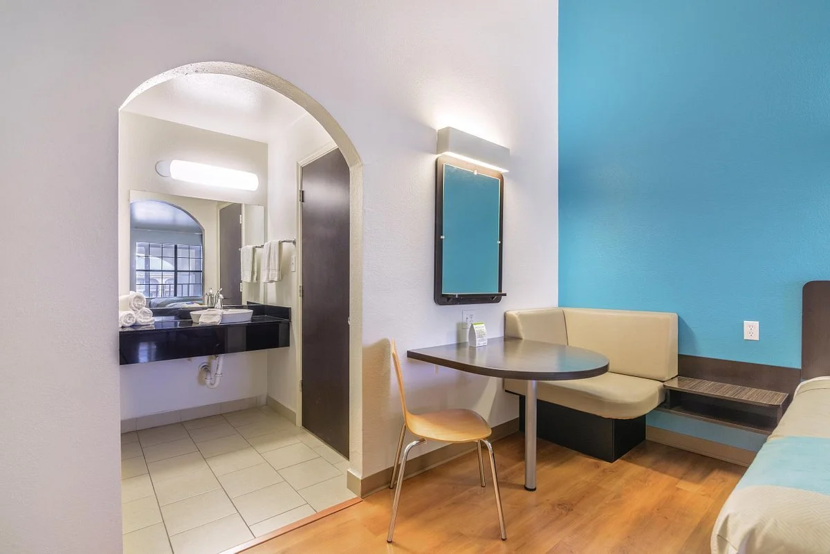 guest-room.jpg