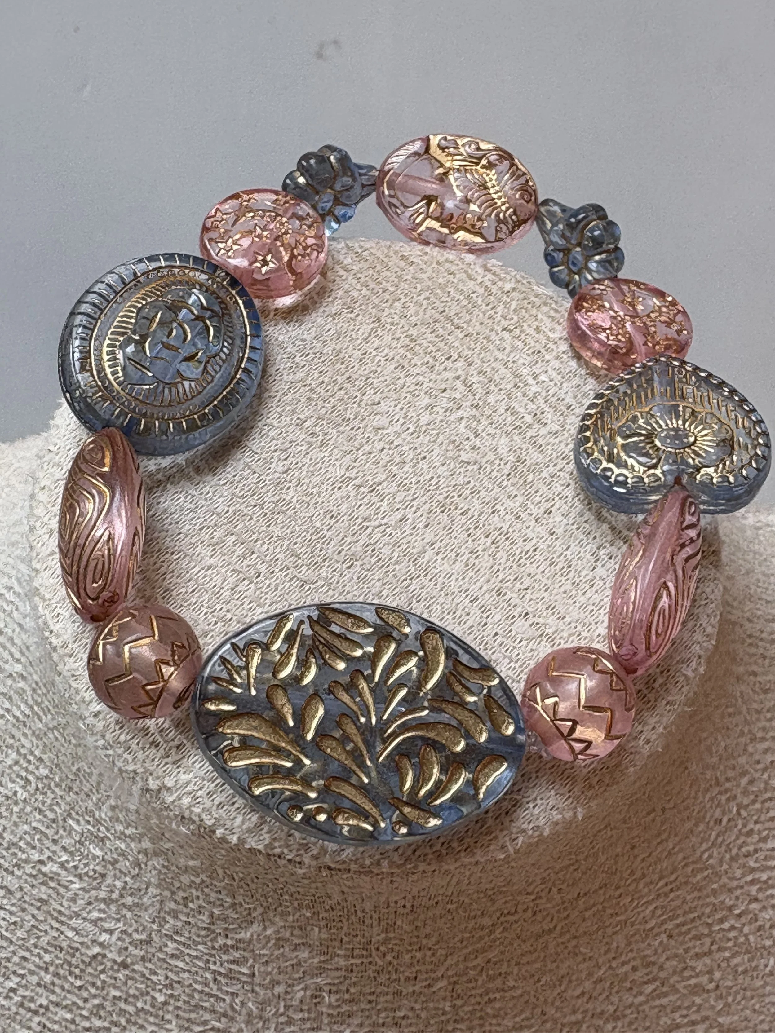 Chic Serenity Acrylic Bead Bracelet