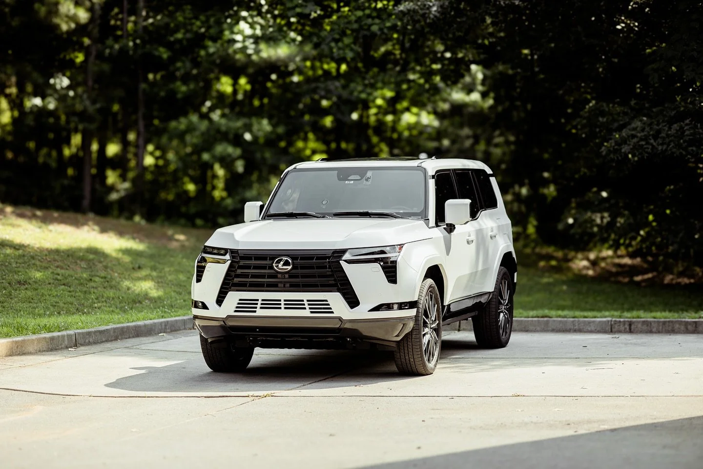 That deep gloss hits different on white. This Lexus GX550 is now fully ceramic coated for long-term shine &amp; protection. 

#Sugarhillautosalon #gwinettecounty #gwinnett #exploregwinnett #mallofgeorgia #atlanta #atlantadetailing