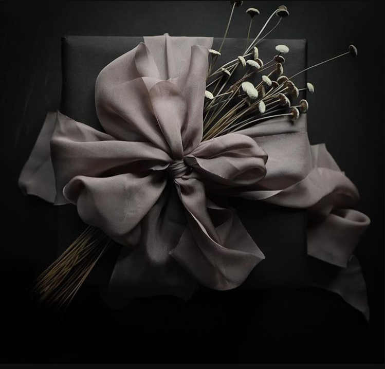 Discover the art of bespoke gifting.