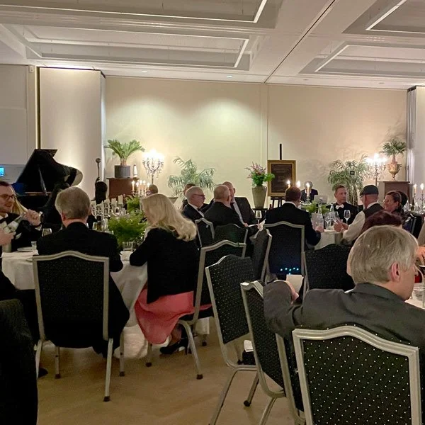 Feiern-im-Saal.jpg
