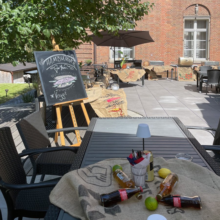 ESSEN_TRINKEN_TERRASSE-Q.jpg