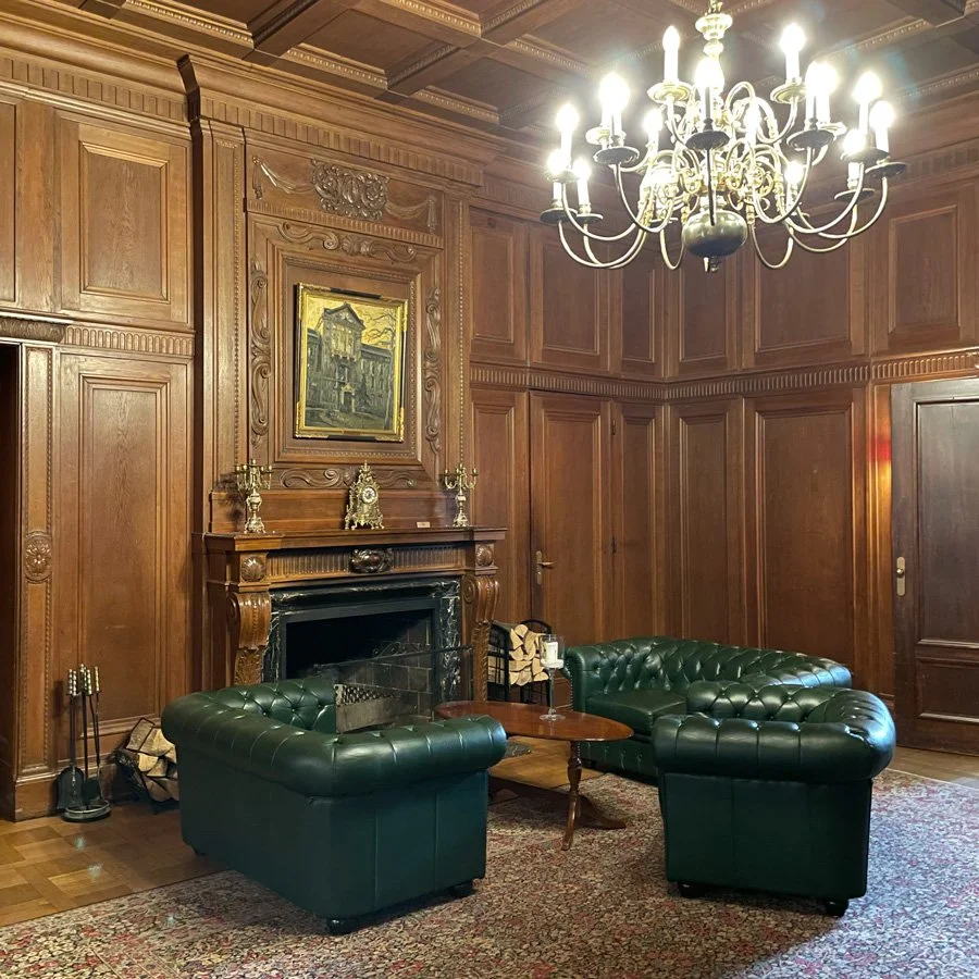 kamin-ledercouch-Q.jpg