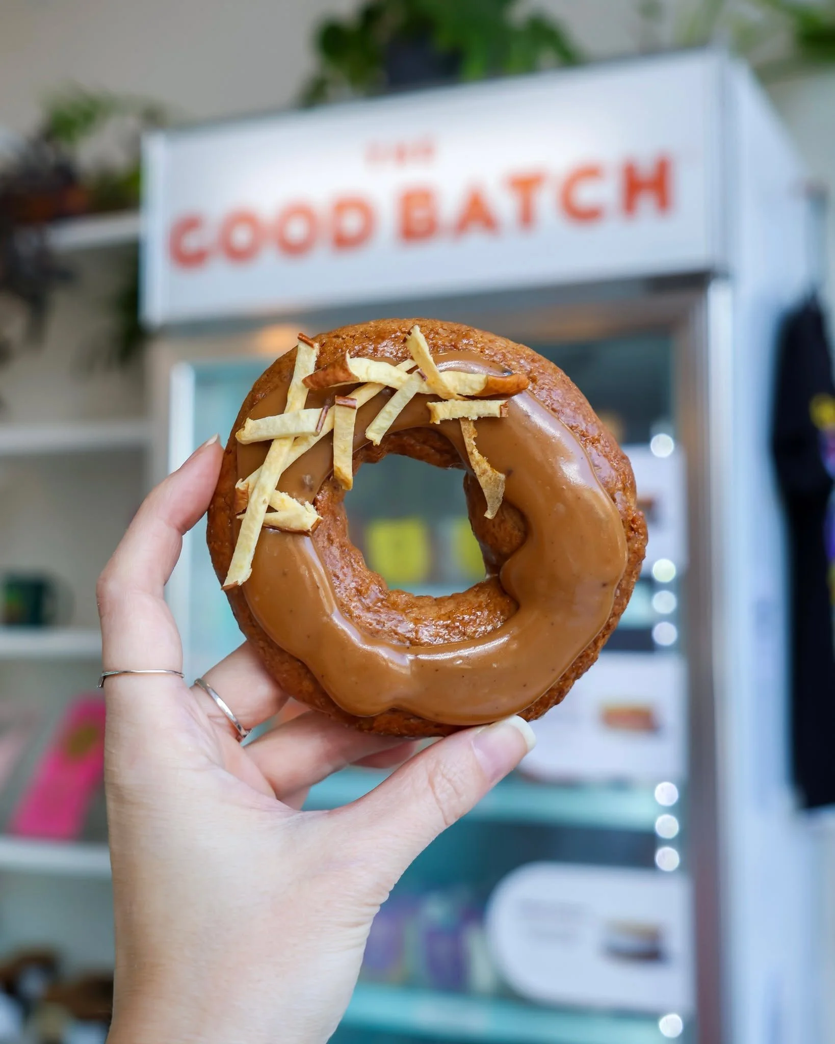 September&rsquo;s Playdate Cookie is a roasted apple gingerbread cookie with cider caramel and dried apples, made with NY state wheat from @brooklyngranaryandmill and @wilkloworchards apples. 🍎 Friday&ndash;Sunday only, all month long.
#thegoodbatch