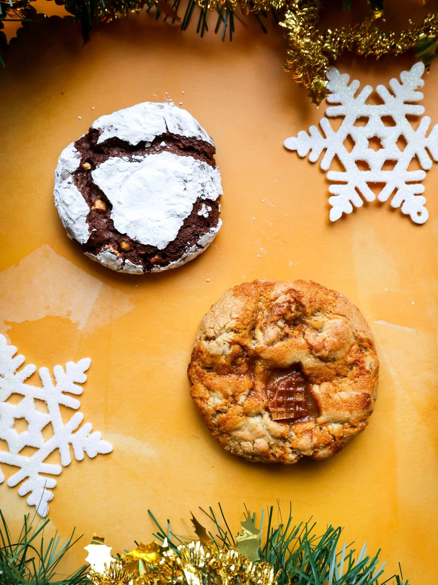 Heading to a holiday get-together? Don&rsquo;t show up empty-handed. 🎄🍪

We have cookies, pie, ice cream sandwiches - the perfect sweet addition to any Christmas celebration.
 #thegoodbatch #holidaycookies