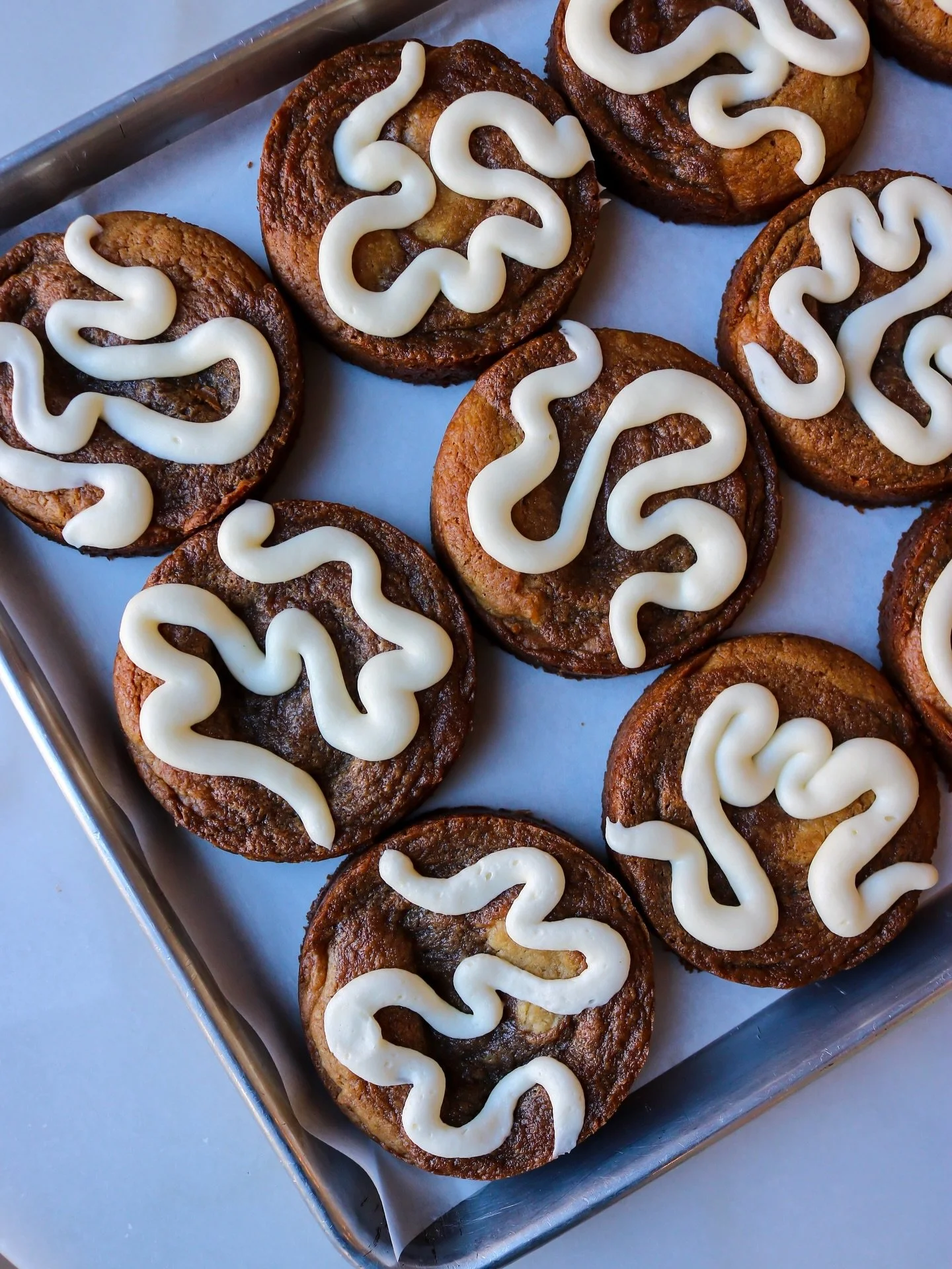 All the coziness of a cinnamon bun, in the happiest cookie form. ✨

Swirled sourdough and brown sugar cinnamon cookie doughs, finished with a squiggle of tangy cream cheese frosting. Available at our shop in Clinton Hill only. #thegoodbatch