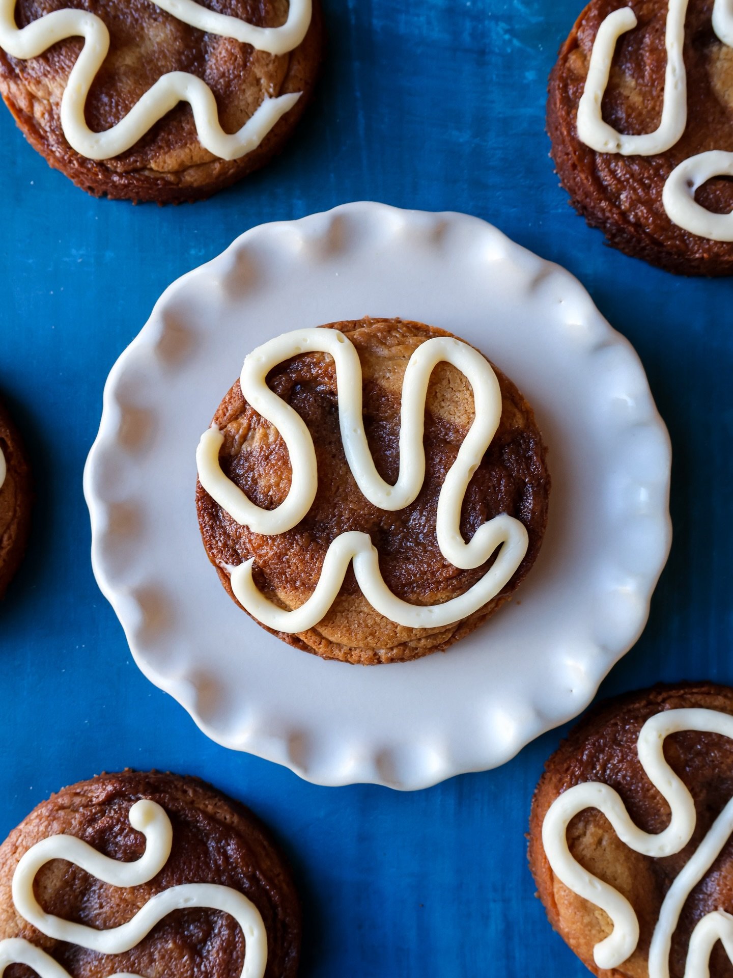 The Cinnabun Cookie is back!! The cozy, warming flavors of a cinnamon bun in cookie form. ✨

Swirled sourdough and brown sugar cinnamon doughs, finished with a squiggle of tangy cream cheese frosting. #thegoodbatch