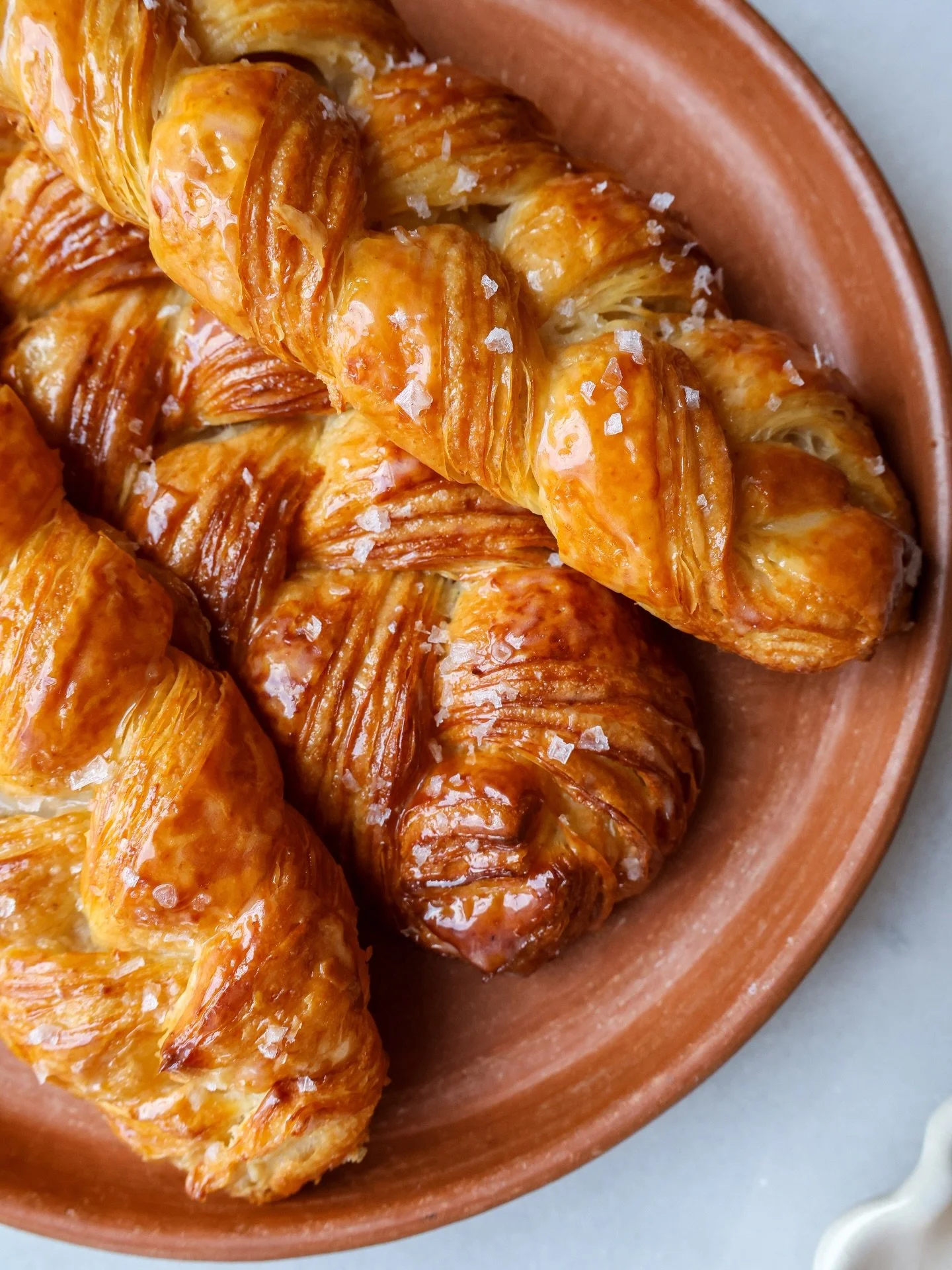 Weekend plans = Flaky Shapes 🥐 

@chefannagordon&rsquo;s lineup of croissant braids, cinnamon rolls, and other buttery creations drop every Friday and Saturday morning. Come early, they don&rsquo;t last long. #thegoodbatch