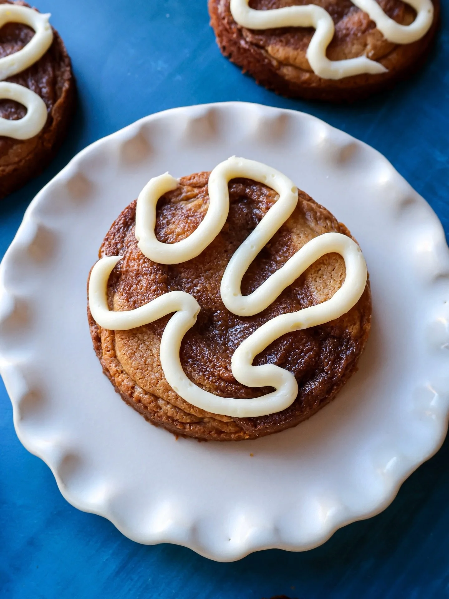 The Cinnabun Cookie is everything you love about a cinnamon roll - just a little easier to eat. Swirled, spiced, and finished with that perfect cream cheese drizzle. ✨
#thegoodbatch