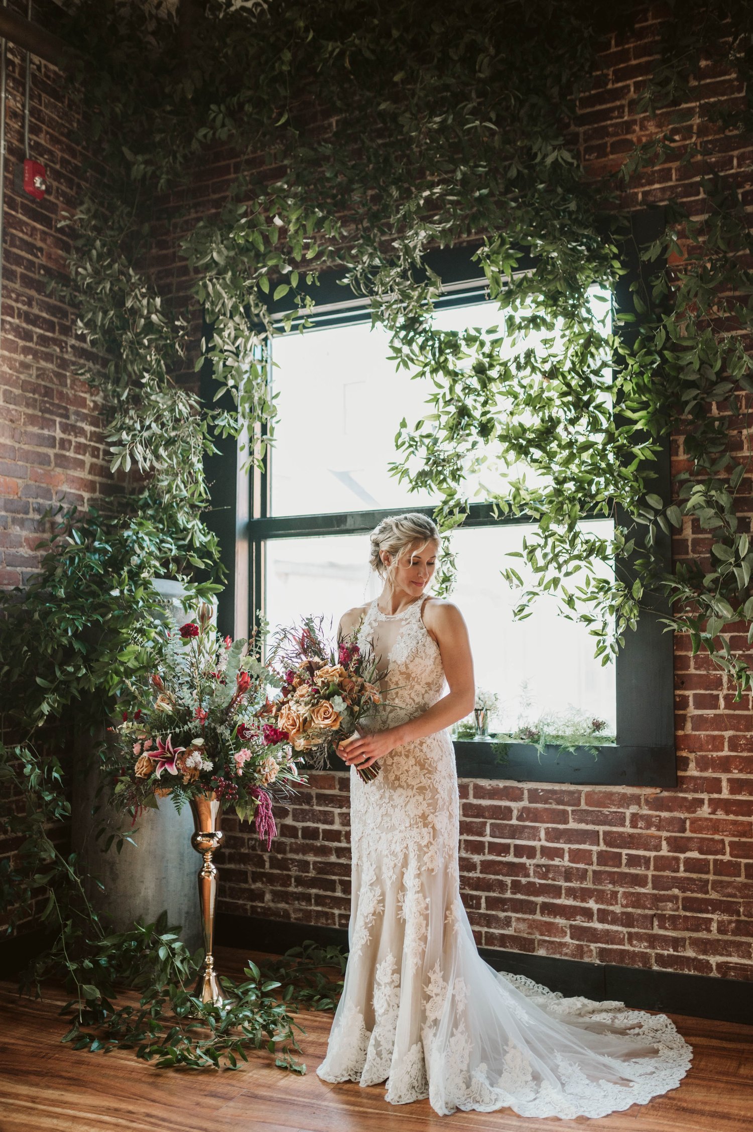 Hale+Street+Center+Wedding+Photos+_+Charleston,+WV+Photographer+_+WV+Wedding+Photographer+_+Megan+Tabelon+Photography (15).jpeg