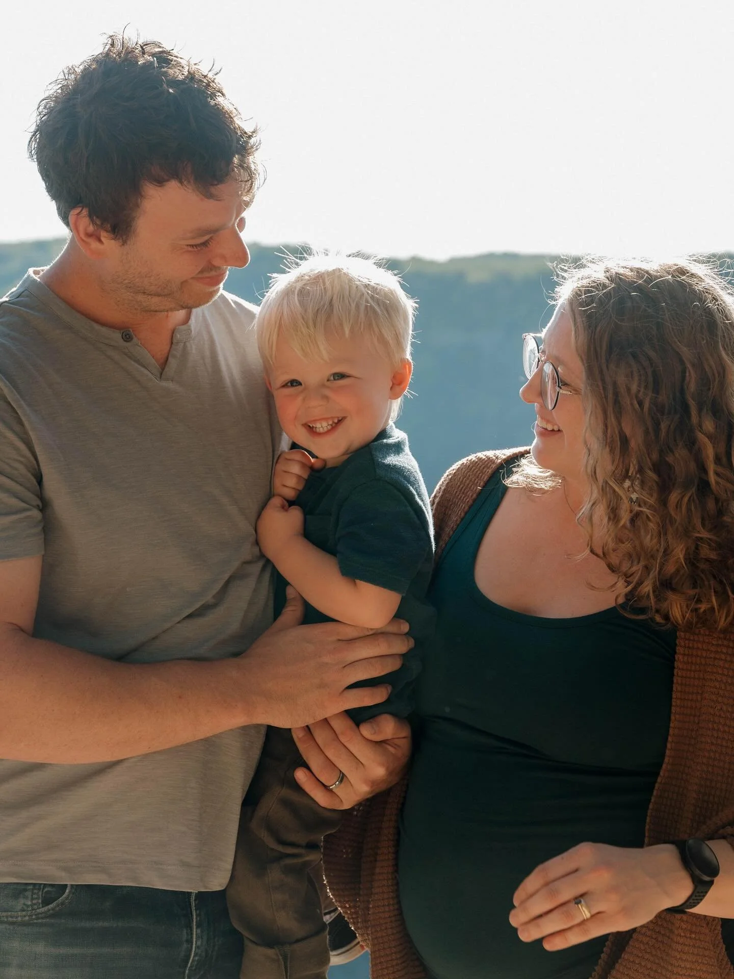 A sweet family session from my fall minis a couple weeks back 🩵