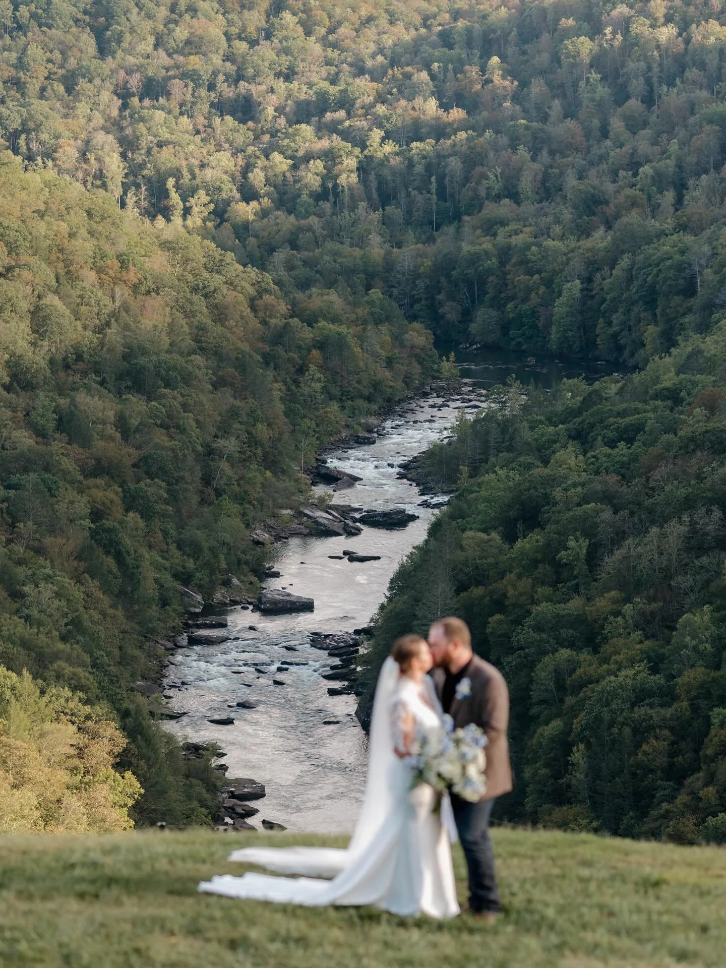 Don&rsquo;t mind me crying over these sneak peeks from G &amp; J&rsquo;s intimate wedding 🥹🤍

Venue: @wildernesslodgewv 
Photography: @wvmeganfox 
Videography: @mountainmadefilms
