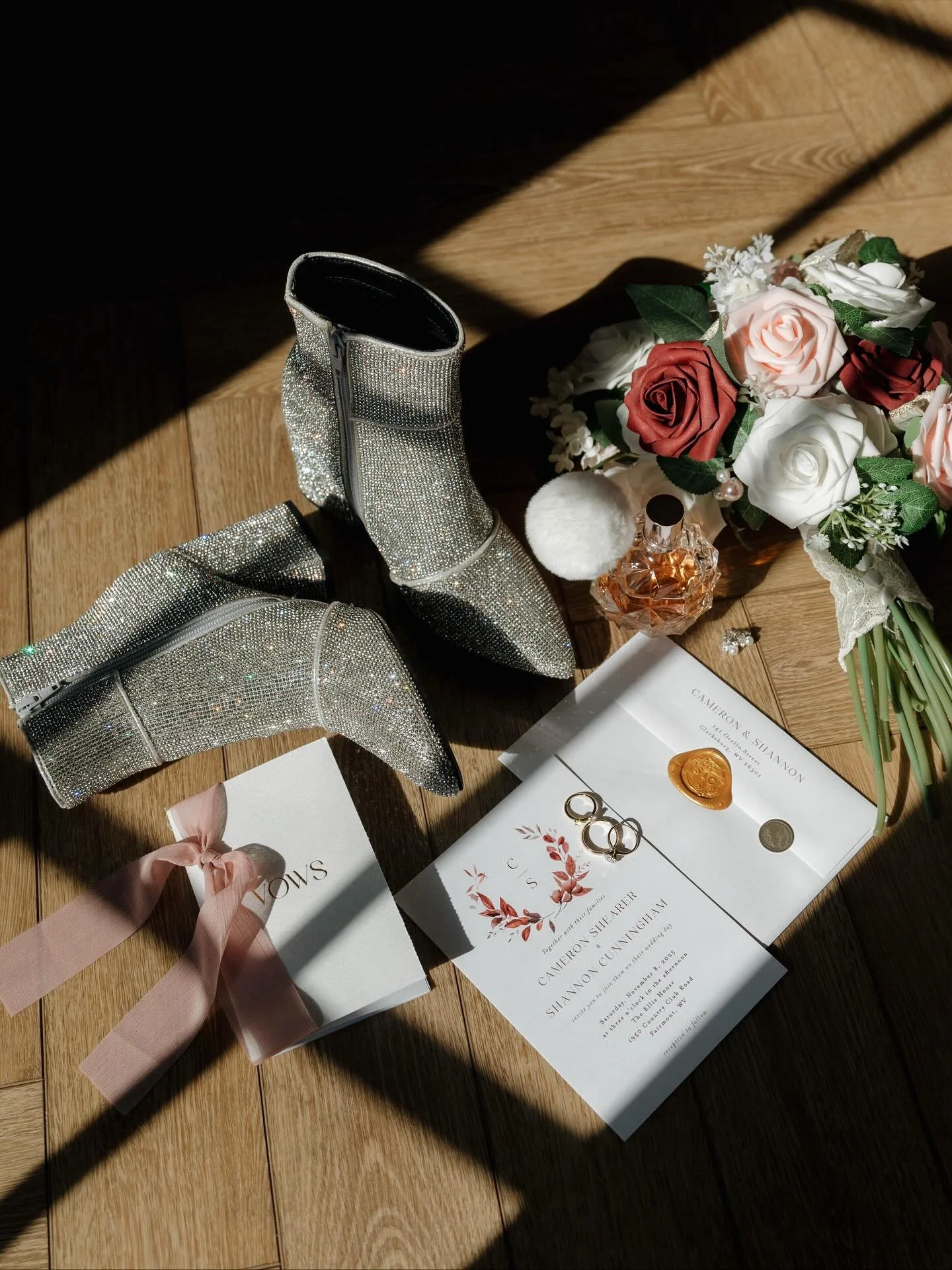 A few getting ready shots from S&amp;C&rsquo;s wedding 🤍