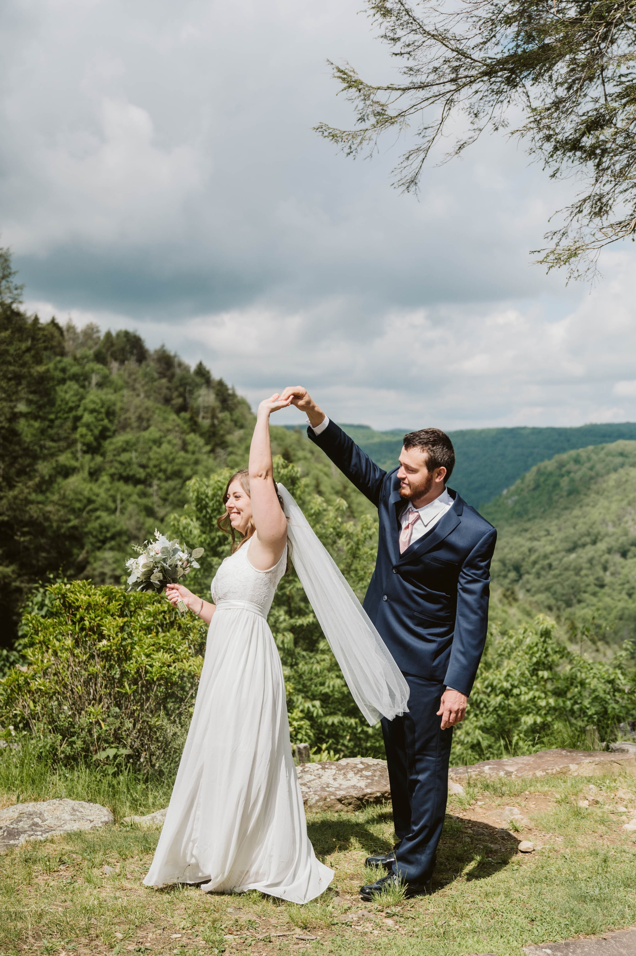 Blackwater+Falls+Elopement+Photos+_+Davis,+WV+Photographer+_+Janna+&+Luke+_+WV+Elopement+Photographer (6).jpeg