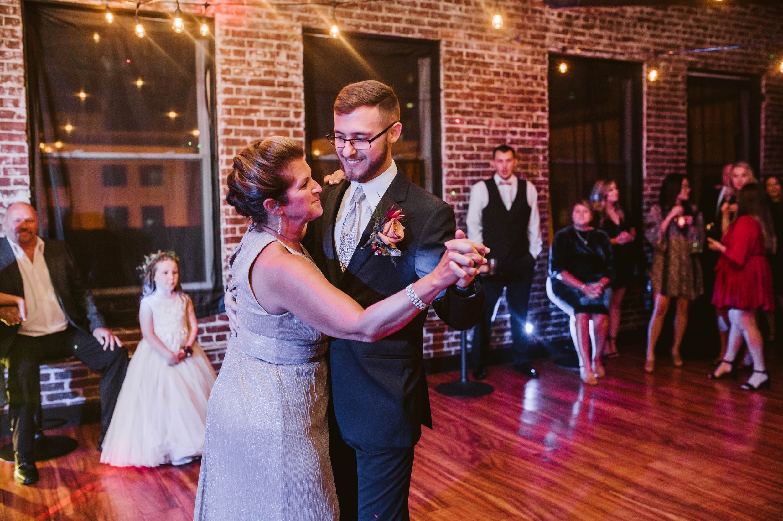 Hale+Street+Center+Wedding+Photos+_+Charleston,+WV+Photographer+_+WV+Wedding+Photographer+_+Megan+Tabelon+Photography (61).jpeg