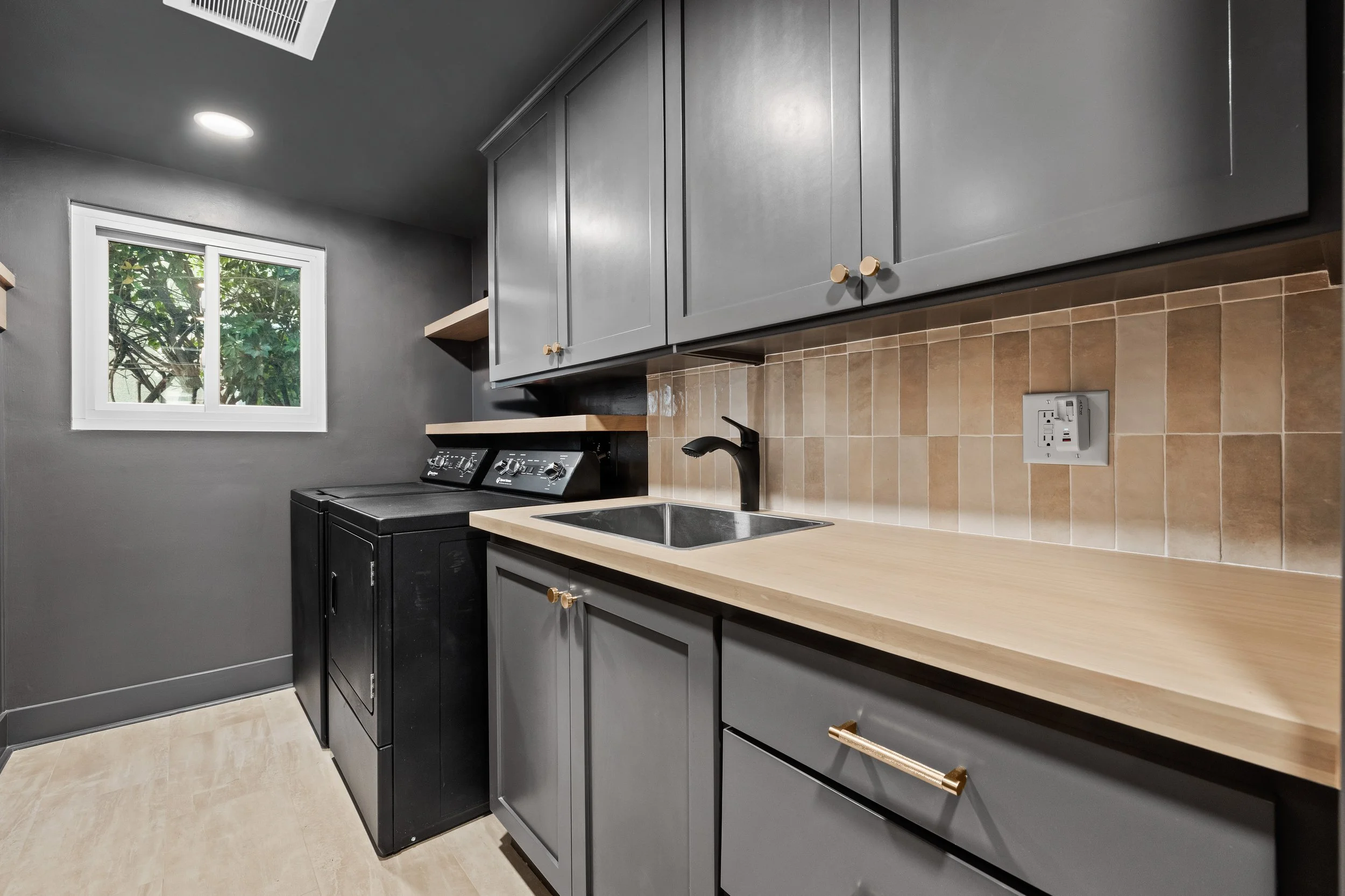 California_Real_Estate_Photography_Laurelglen-10.jpg