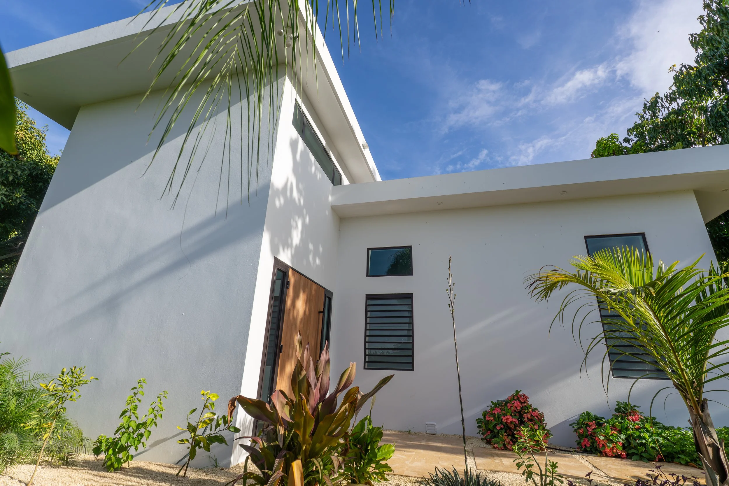 modern lines by vampio design inc aguallia puerto rico (1).jpg