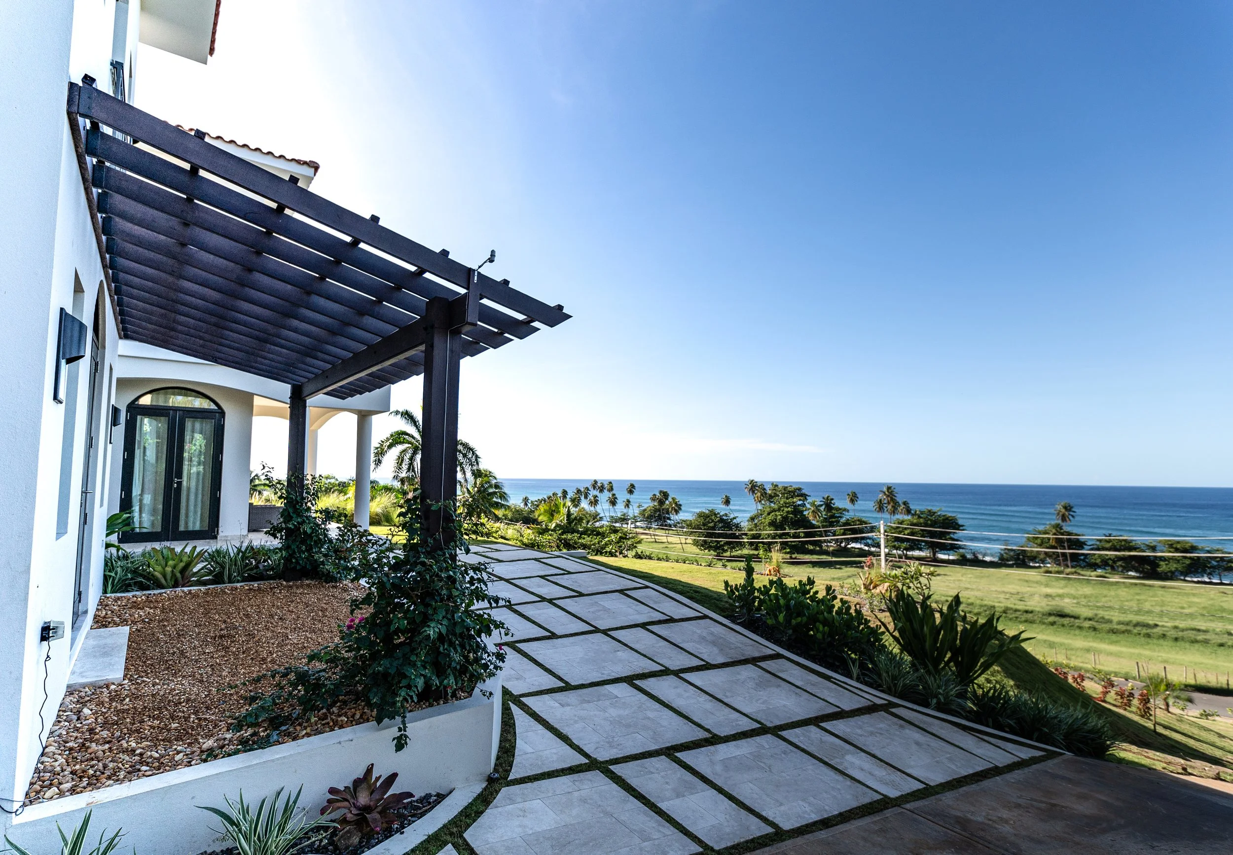 outdoor living on road 413 designed by vampio design inc.jpg