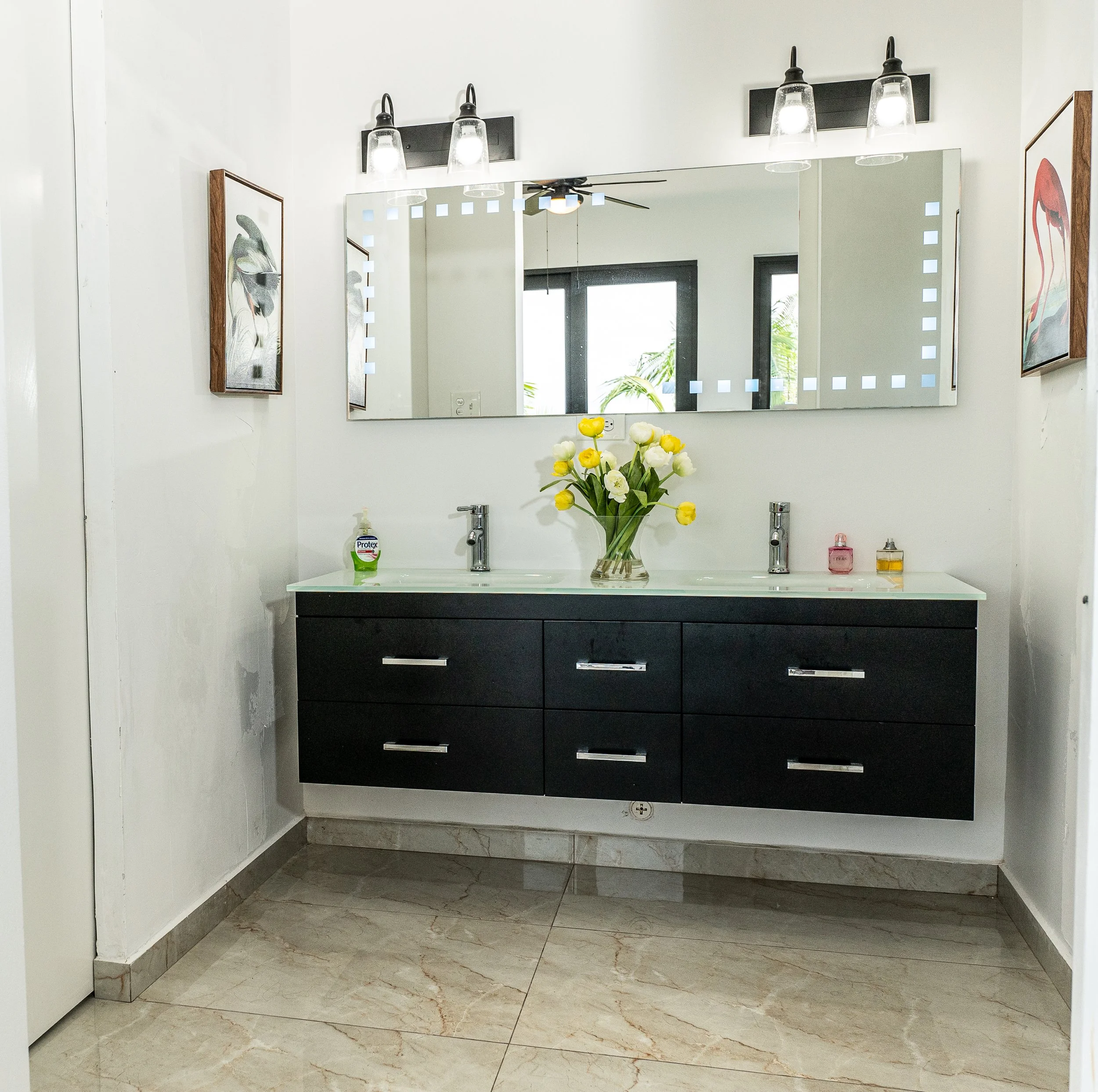 el bano in palentine hills by vampio design inc.jpg