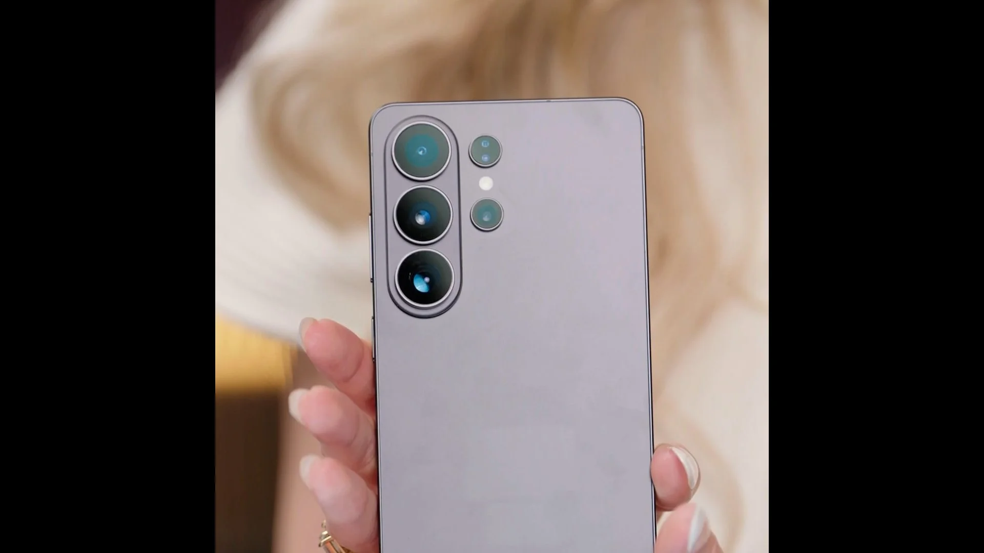 Samsung - Unpacked X Moyo Website.00_00_28_01.Still016.jpg