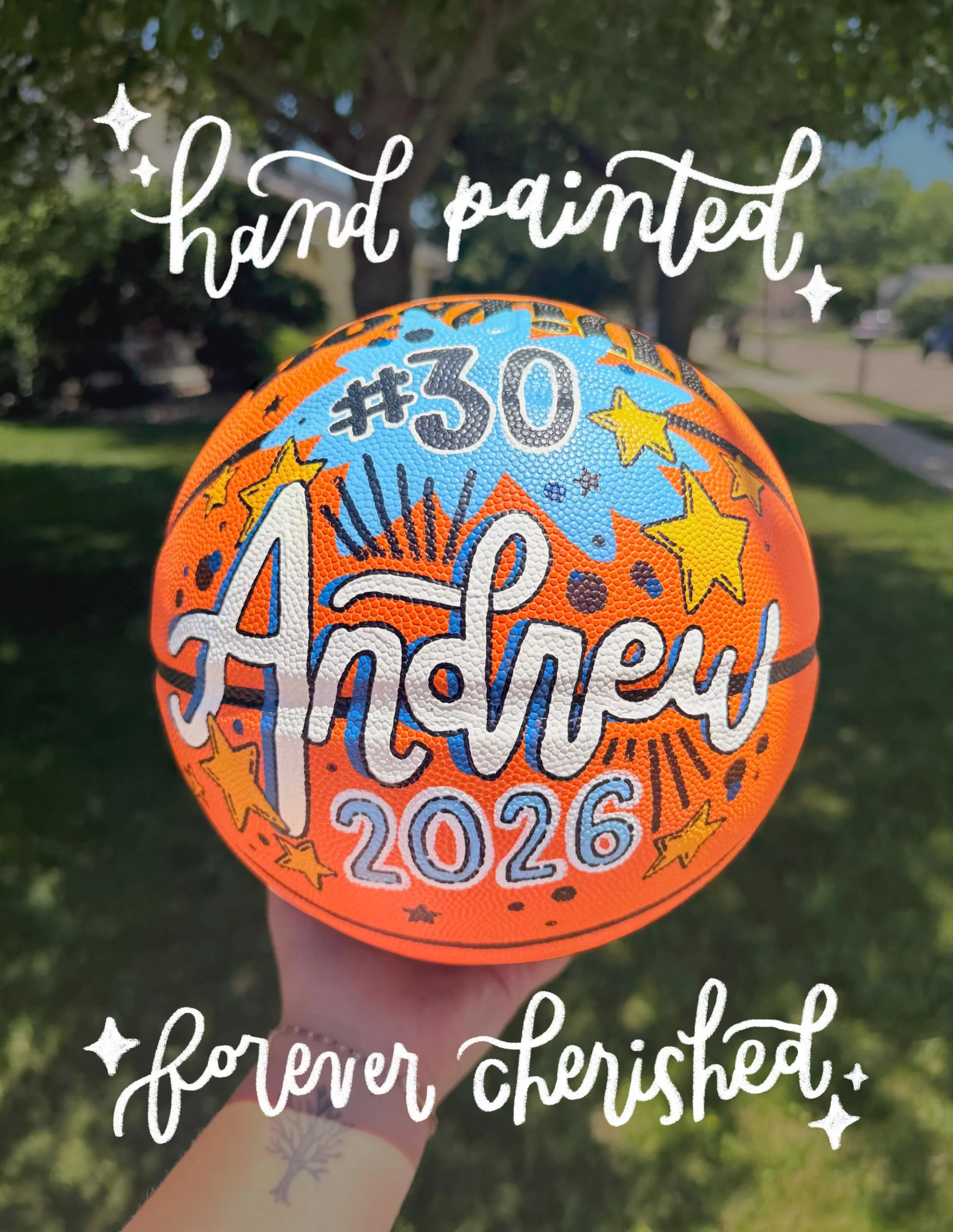 It&rsquo;s never too late to gift your senior something special!! 🎓

A custom, hand-painted ball is the perfect gift for any athlete &mdash; but especially meaningful to those who are saying goodbye to their beloved sport on their way to higher educ