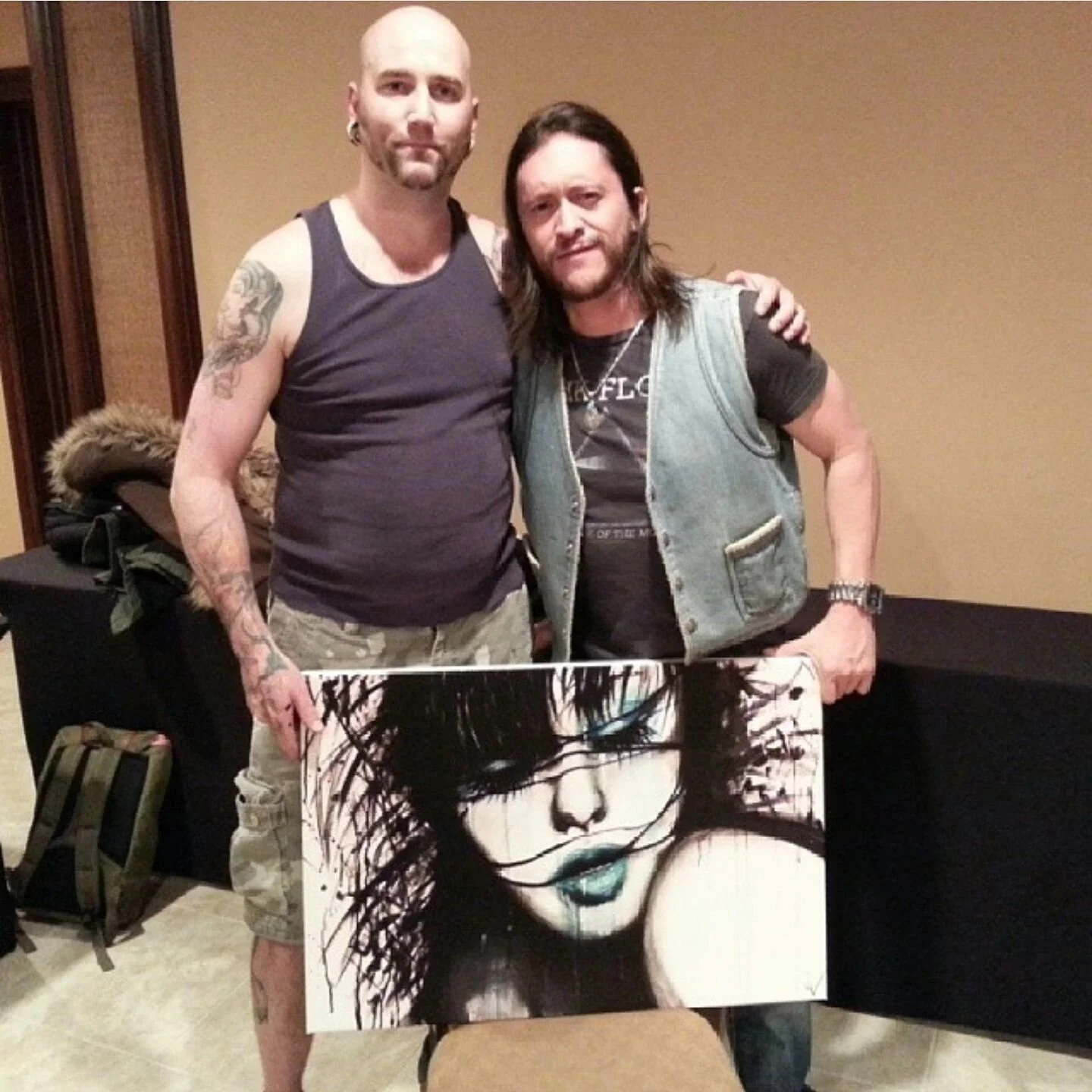 That time I met @mrwupass and he loved my painting so much that I gave this to him!!
Easily one of my favorite actors!!
He's been in so many of my favorites: Star Trek (2009), Sunshine Cleaners,  Boondock Saints 2, Crank 2 and so many more!!!
.
.
Tha