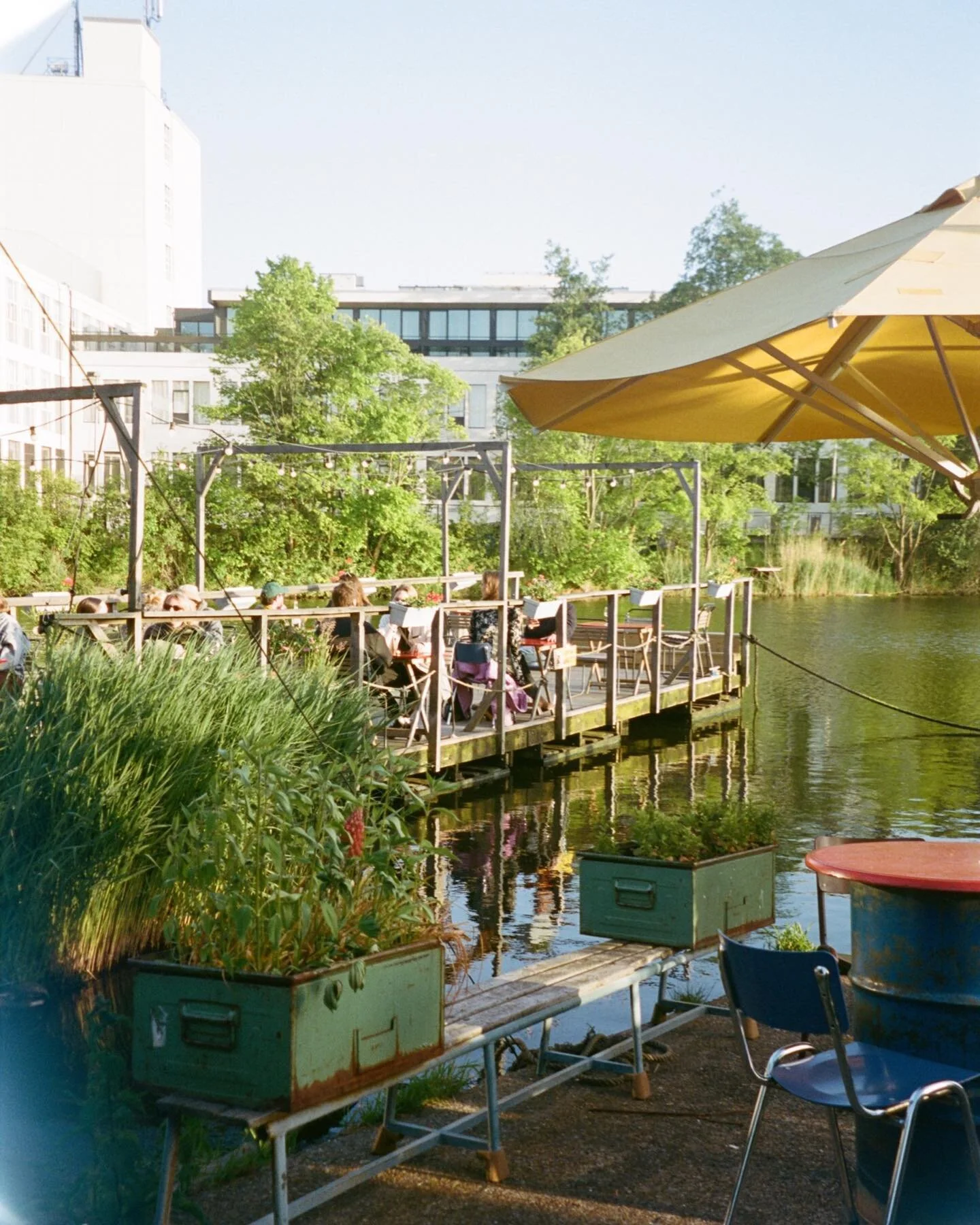 Far behind on photos but film feels easier to share since there&rsquo;s no editing 😶

Nordic spa day in the Noord canals 

#olympusmjuii #kodakportra400