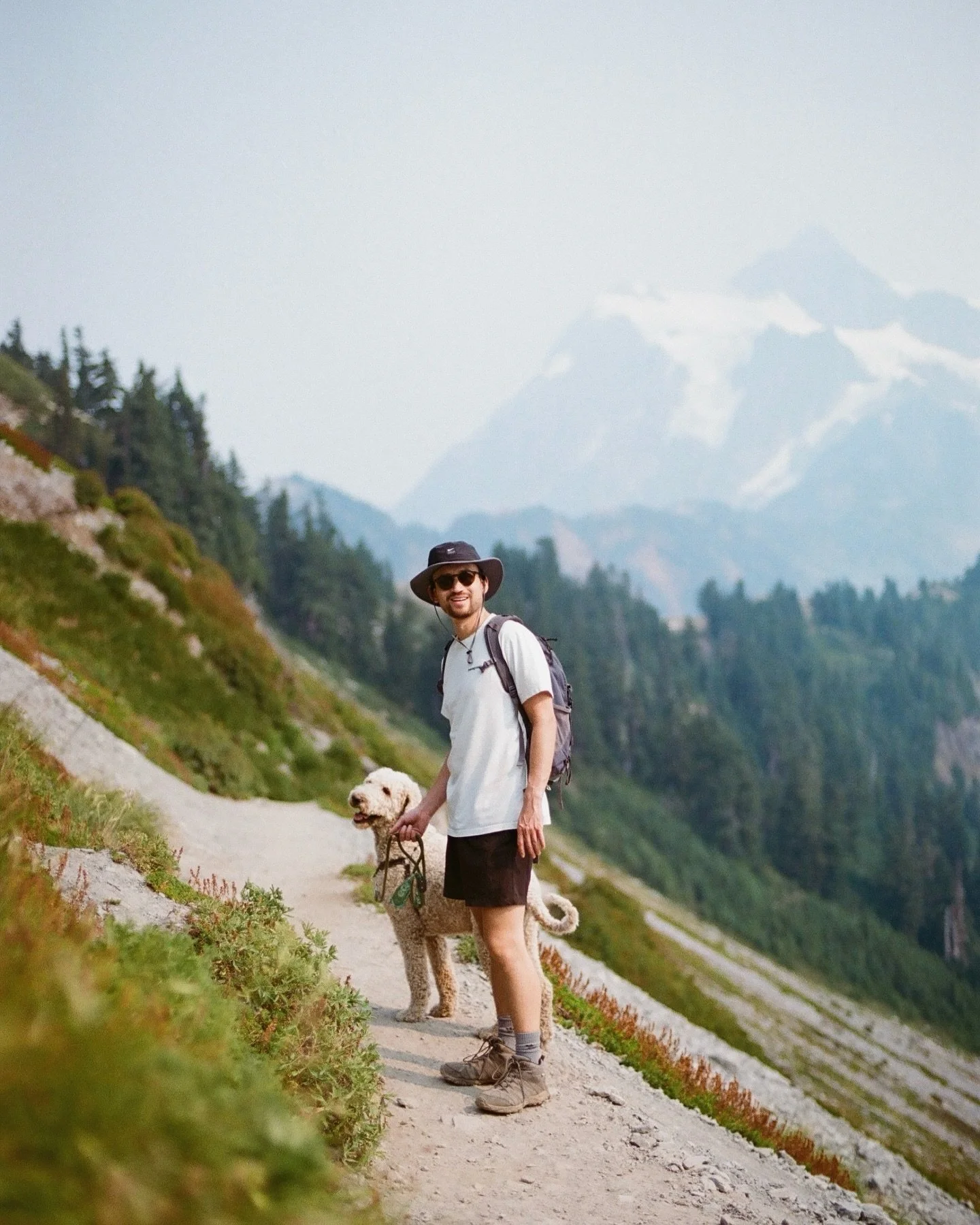 A smokey day at Baker! ❤️&zwj;🔥

#mtbakersnoqualmienationalforest #chainlakesloop #explorewashington #mtbaker #hikingadventures #film