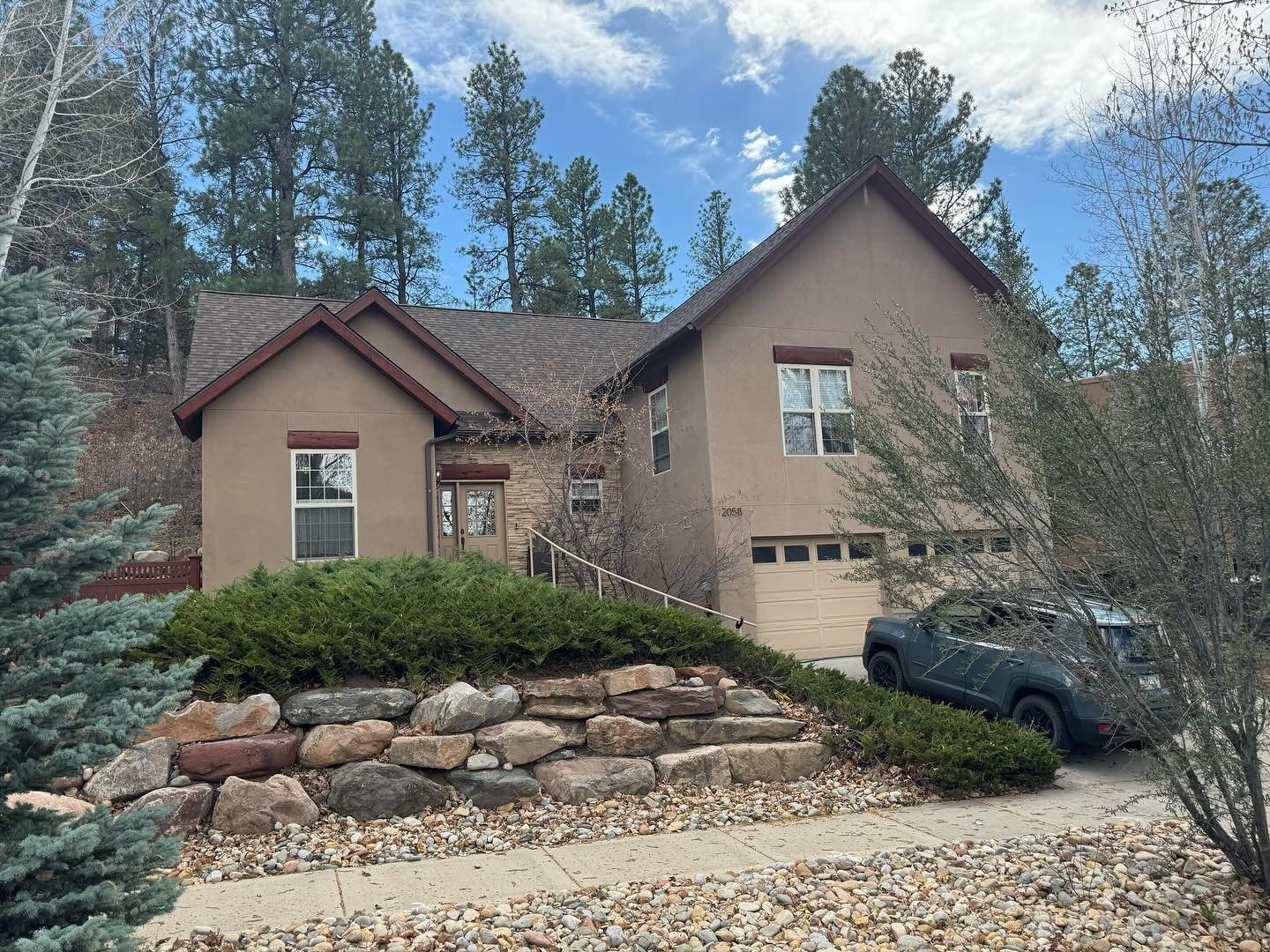 Exceptional craftsmanship, unparalleled durability: another residential roof completed to perfection by Steel Mountain Roofing &amp; Construction. 
.
.
#DurangoRoofing #ColoradoRoofers #DurangoHomes #RoofingExperts #SteelMountainRoofing #DurangoConst