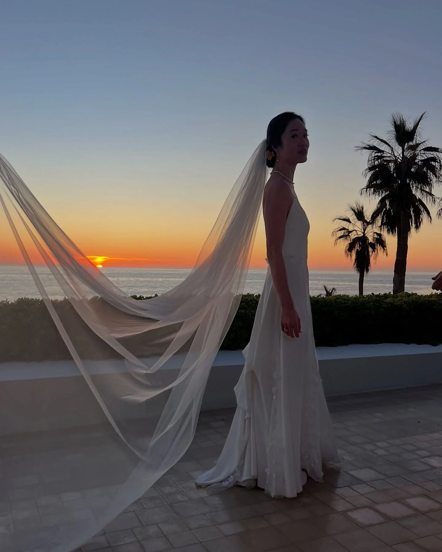 Ashley came to me  with her wedding dress after just searching through google, very impressive what a few reviews can do. Was so nice to work with this wonderful Hawaiian bride 🌺

⁣⁣⁣⁣⁣⁣⁣
⁣⁣⁣⁣⁣⁣
⁣⁣⁣⁣⁣⁣
⁣⁣⁣⁣⁣⁣⁣
⁣⁣⁣⁣⁣⁣⁣
 #attirealterationsnyc #attirea