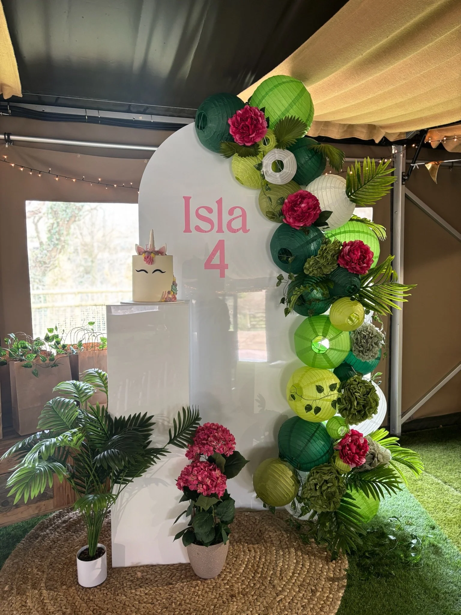 Sustainable Balloon Arch & Sailboard Display