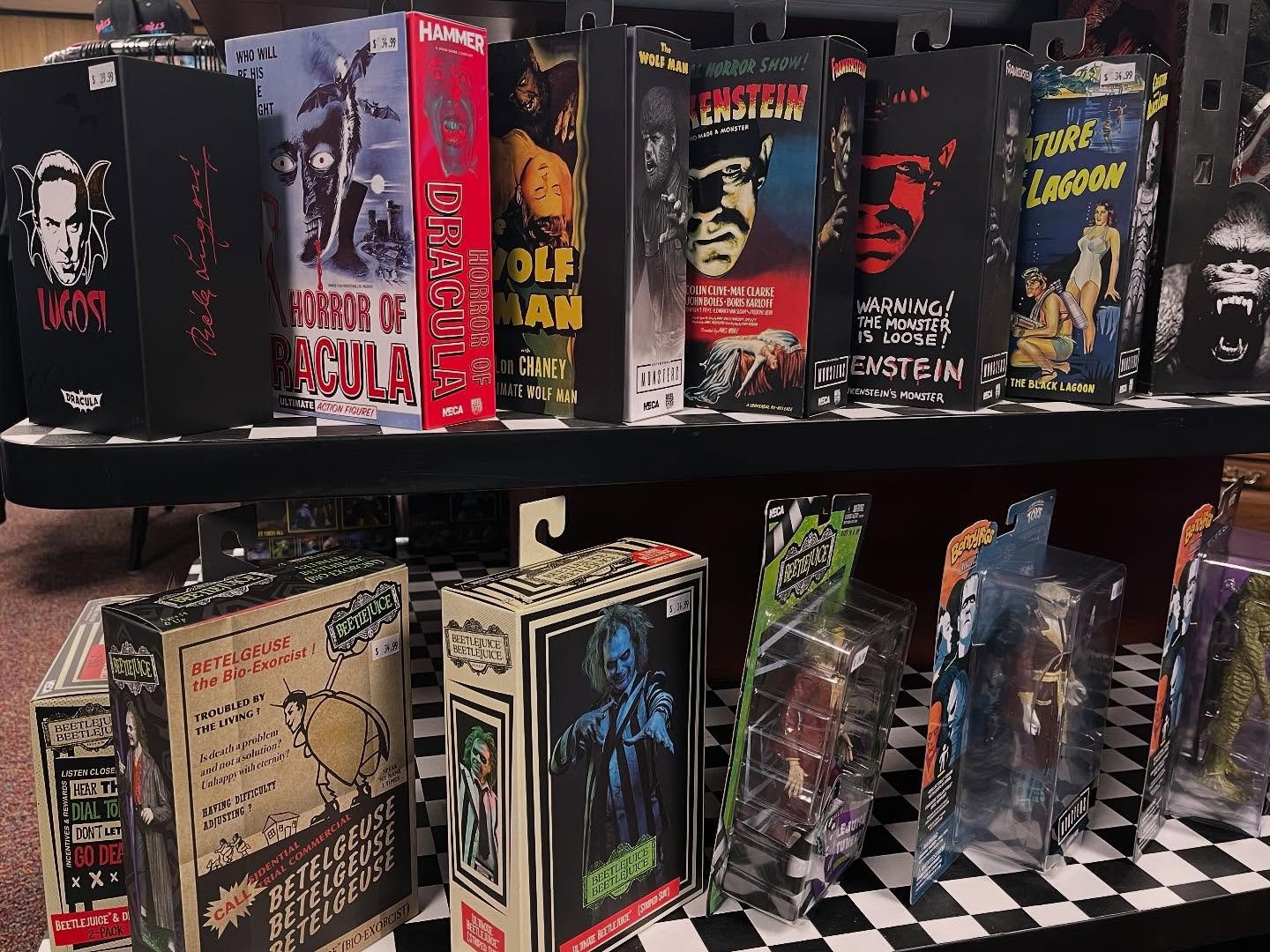 Come see these new beautiful monsters that are now available &hellip; if you dare. 🫣
#thrillsville618 #edwardsville #monsters #elviramistressofthedark #dracula #creaturefromtheblacklagoon #frankenstein #beetlejuice