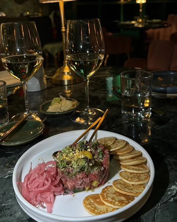 pov: you&rsquo;re sitting with @federicaraimoofficial for dinner at Jade